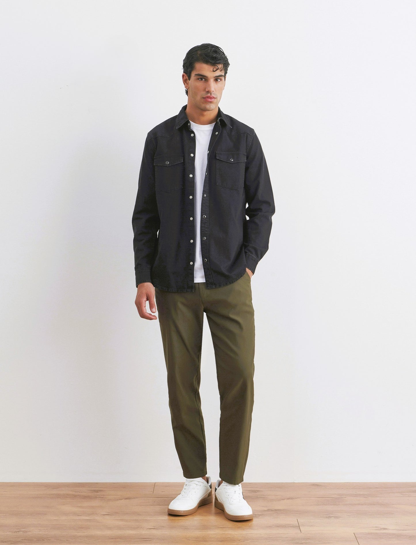 PANTALONI CHINO JOGGER IN TESSUTO TECNICO STRETCH - Verde militare