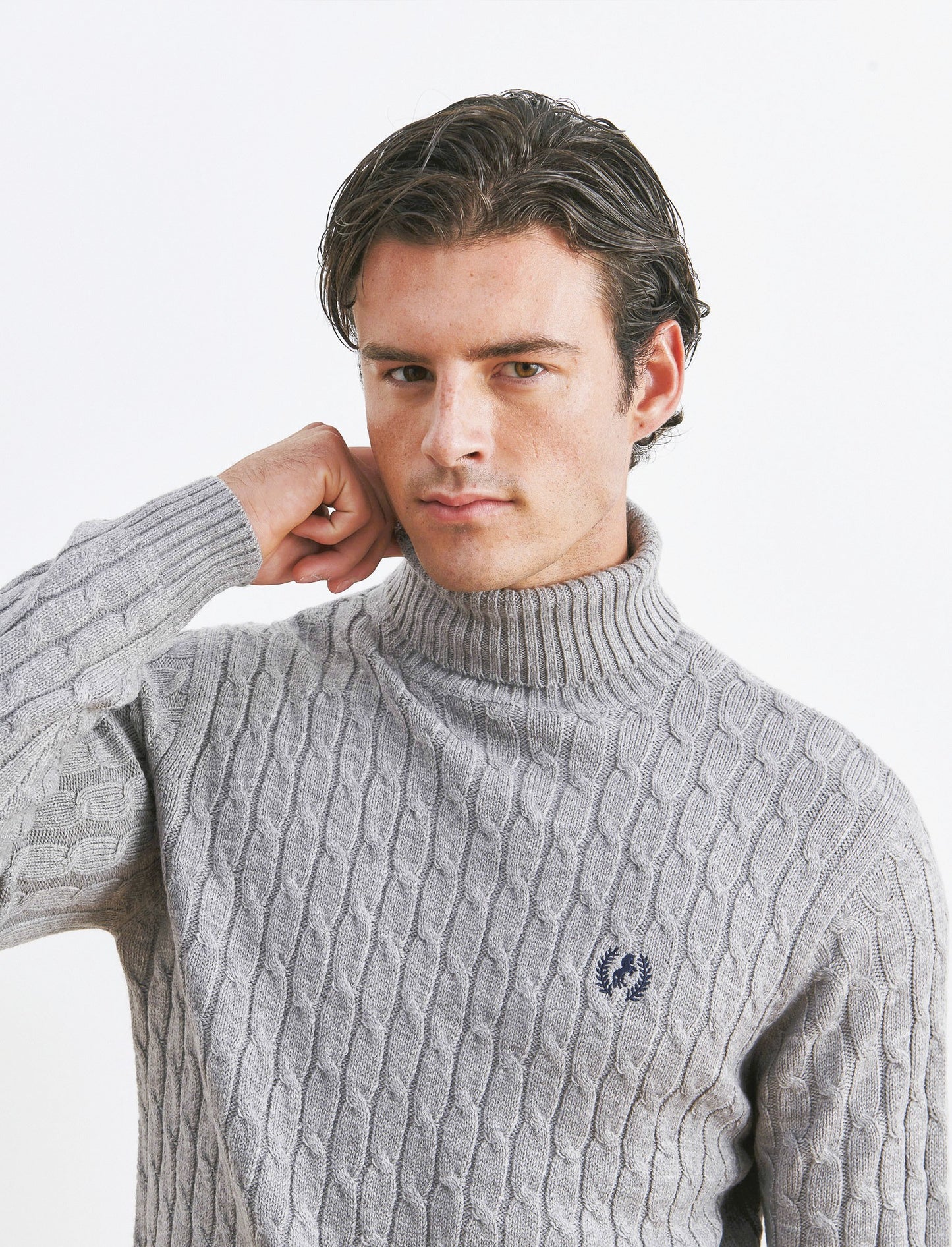 MAGLIA COLLO ALTO A TRECCE - Grigio mel.