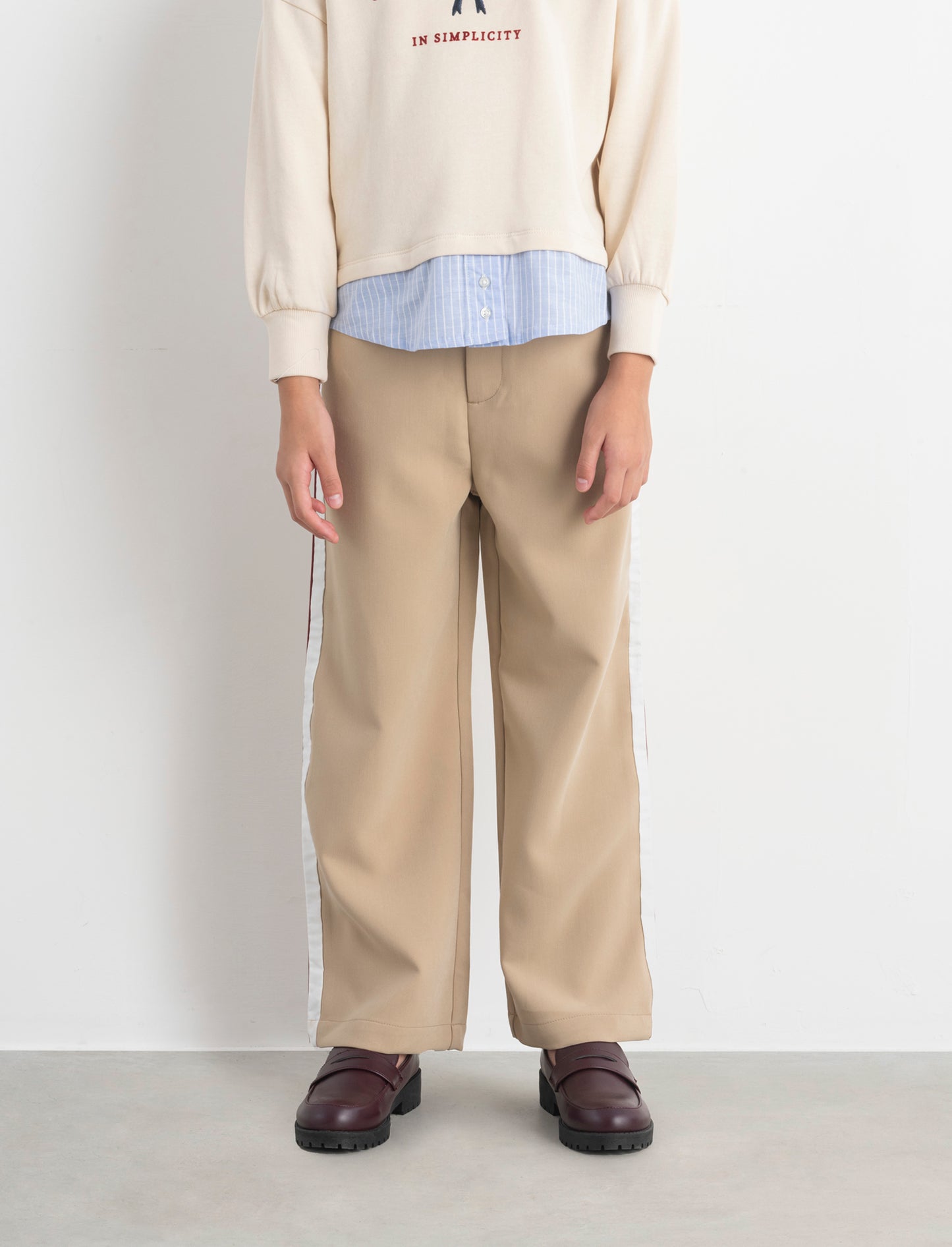 Pantaloni da bambina con bandine laterali a contrasto. - Beige