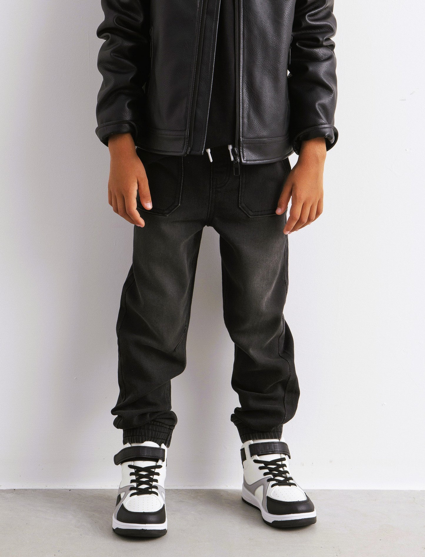 T shirt stampa skate. - Nero