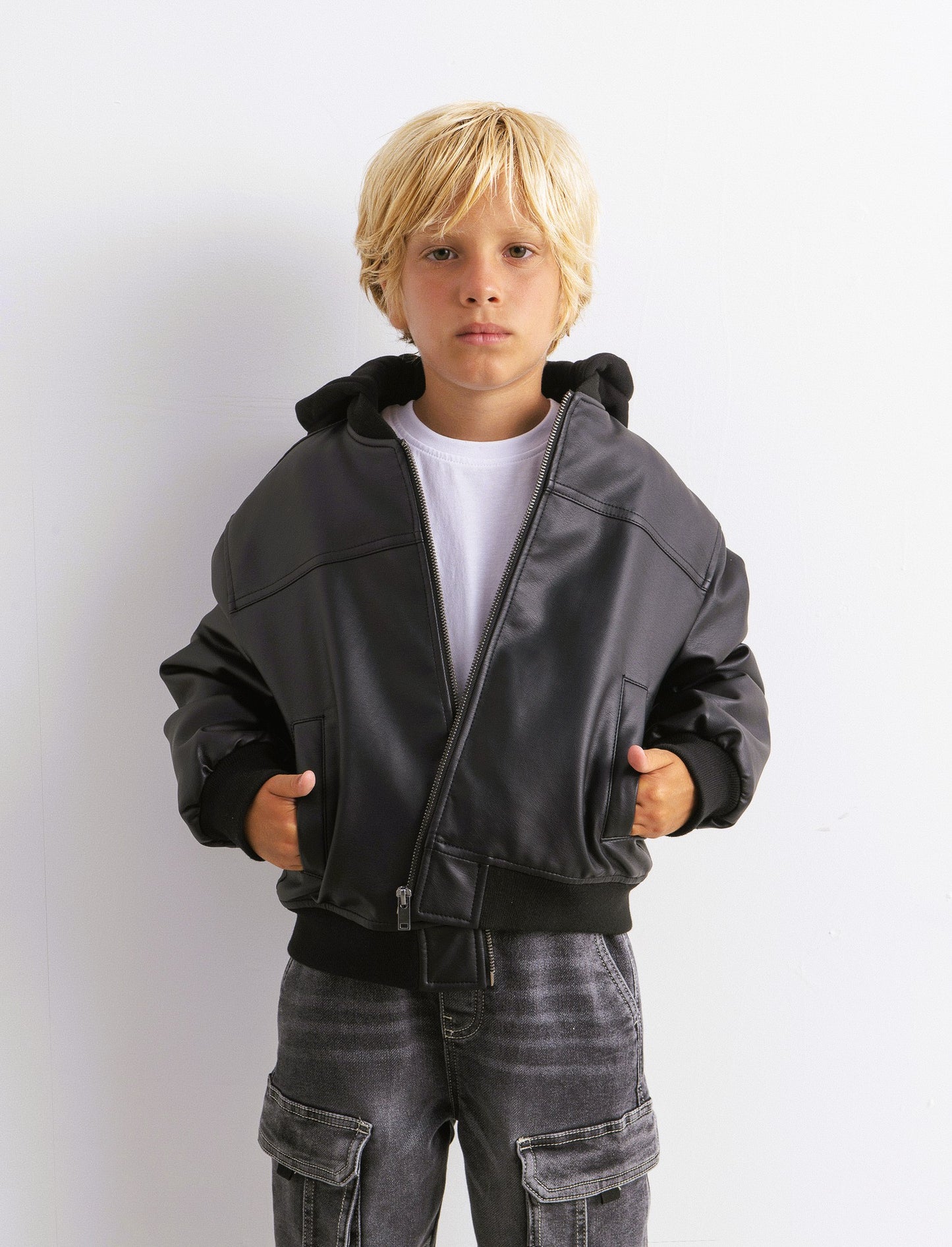 Bomber in finta pelle. - Nero
