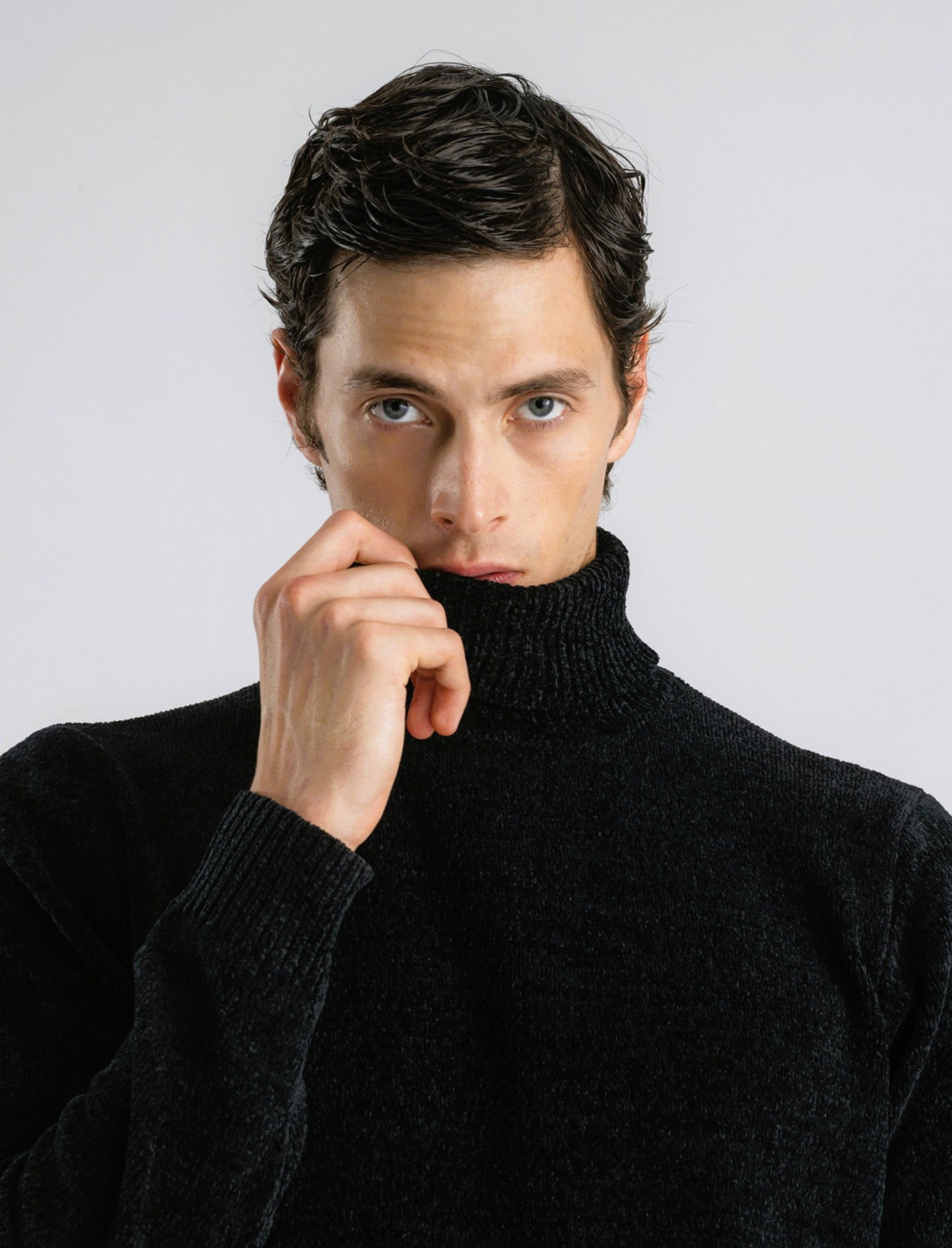 MAGLIA COLLO ALTO IN CINIGLIA - Nero