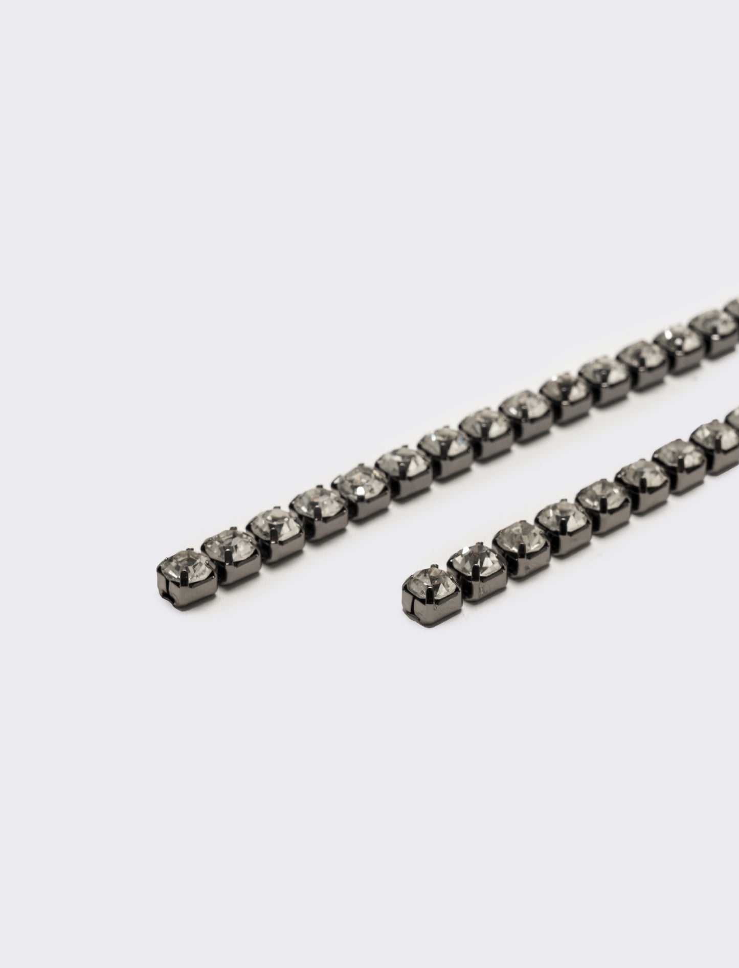 Orecchini fili pendenti con strass - canna di fucile