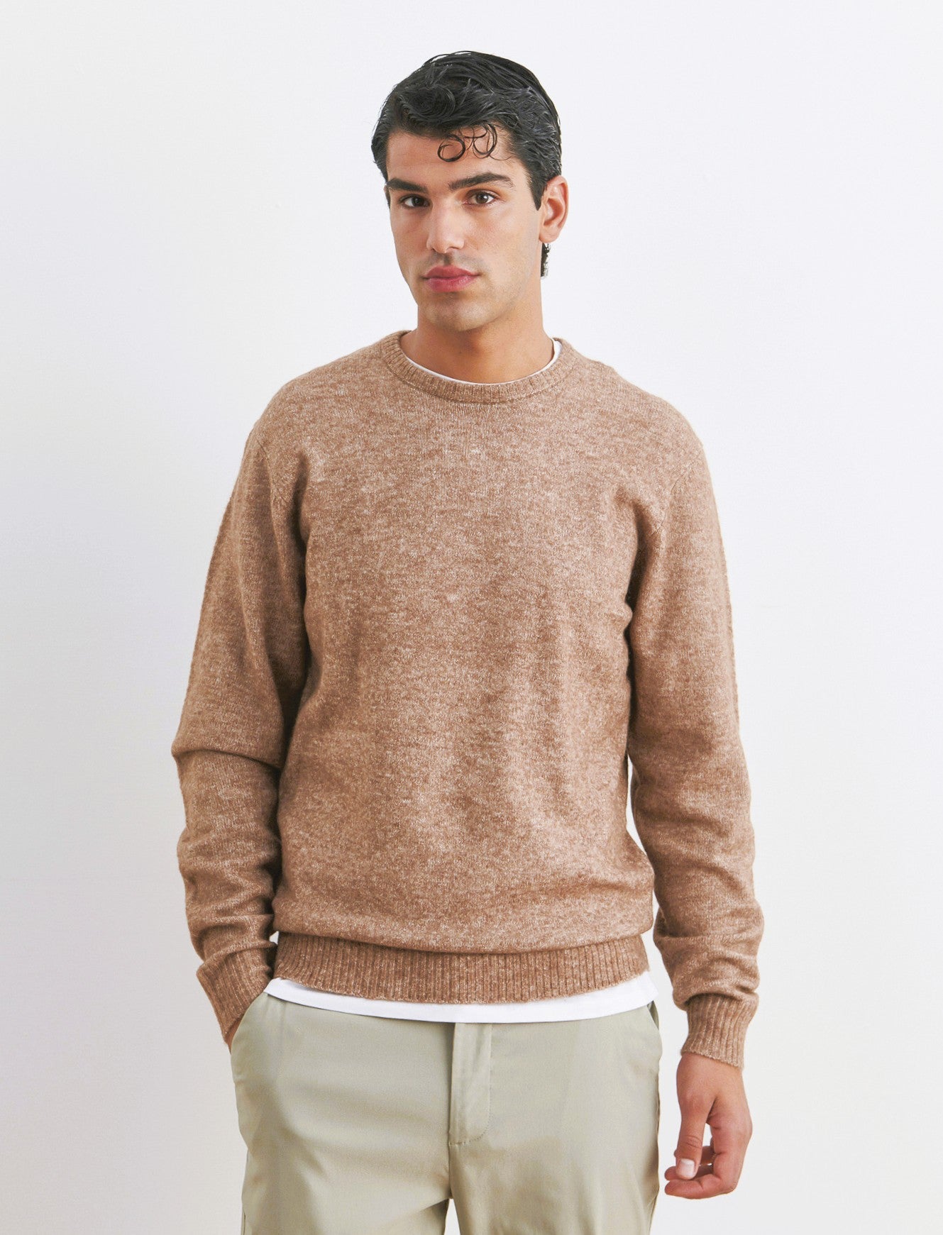 MAGLIA EFFETTO LANA CON CONTRASTO INTERNO - Marrone