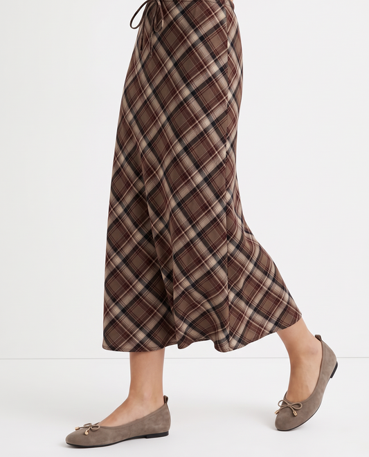Long skirt with drawstring at the waist - 
