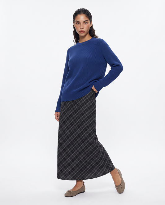 Long skirt with drawstring at the waist - 