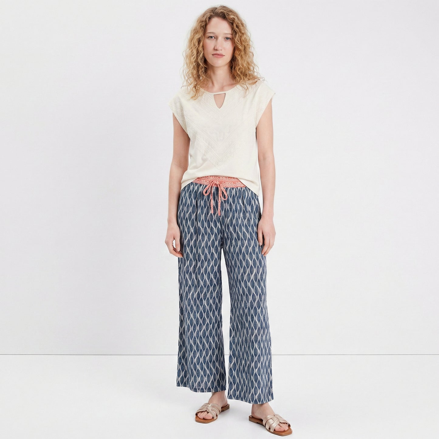 Cropped Pants with Print - Blue