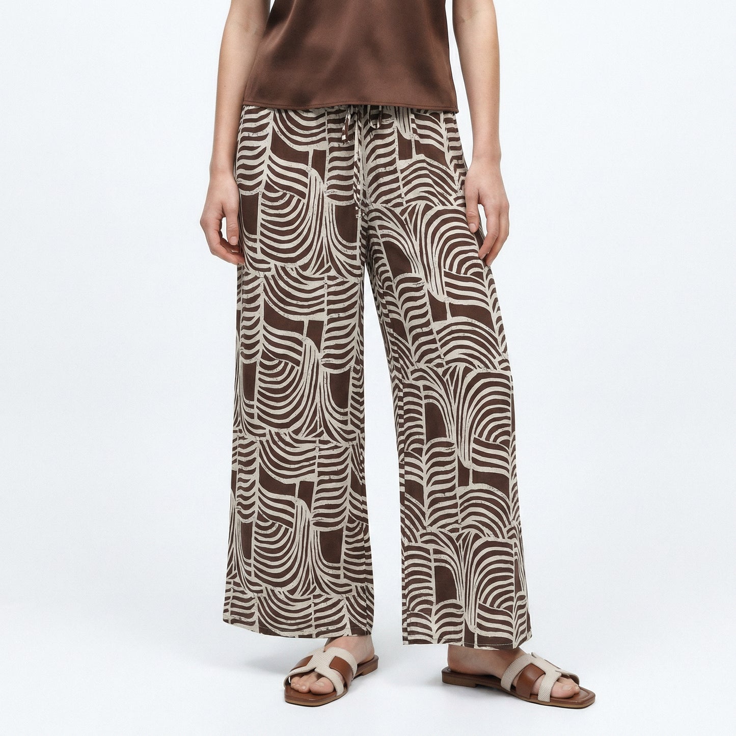 Drawstring Pants with Print - Brown