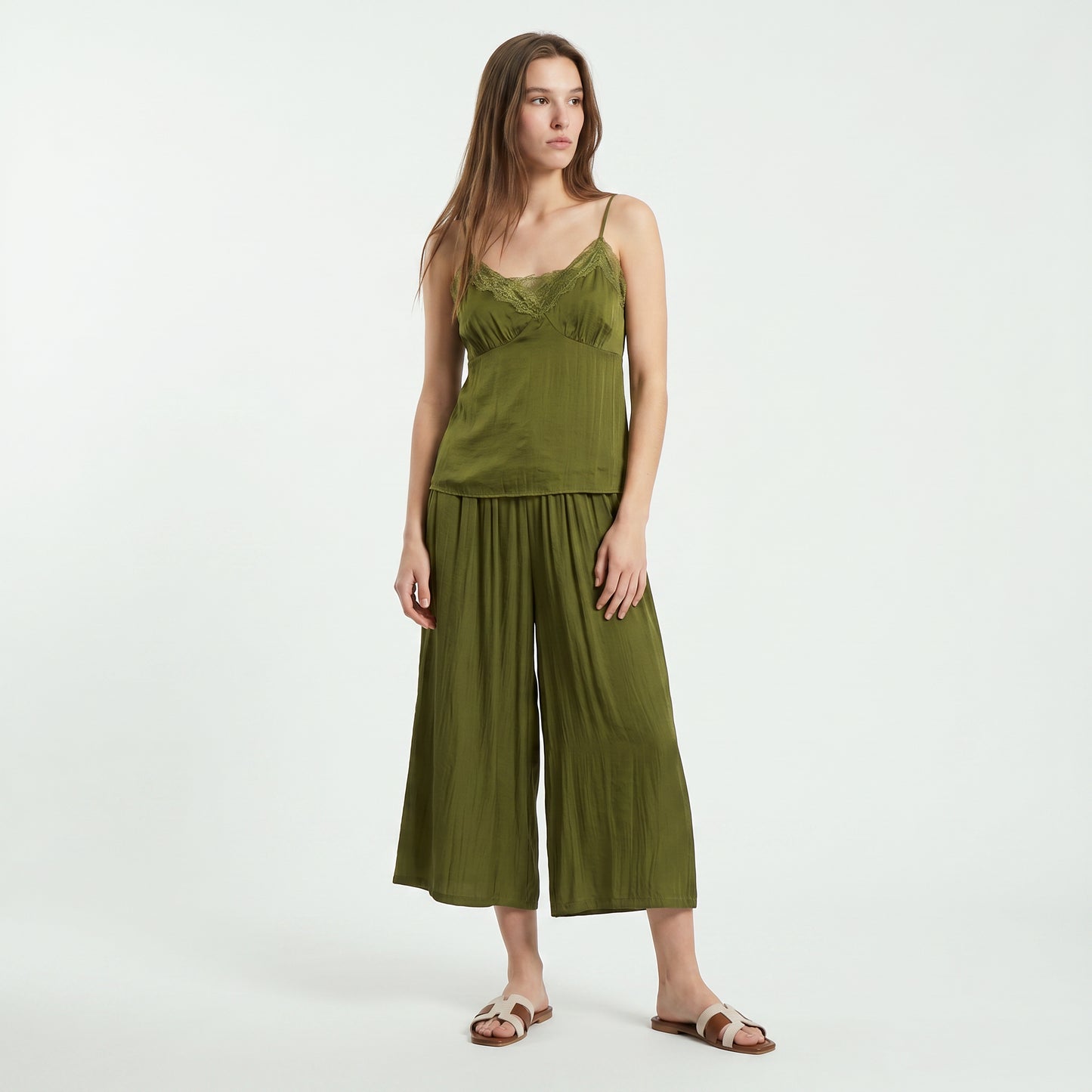 Top con Bretelle Sottili e Pizzo - Verde