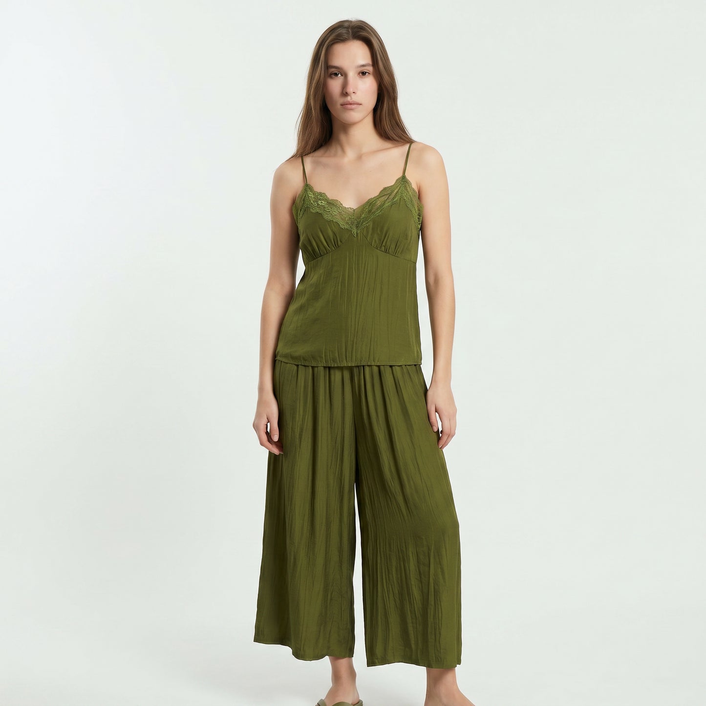 Top con Bretelle Sottili e Pizzo - Verde