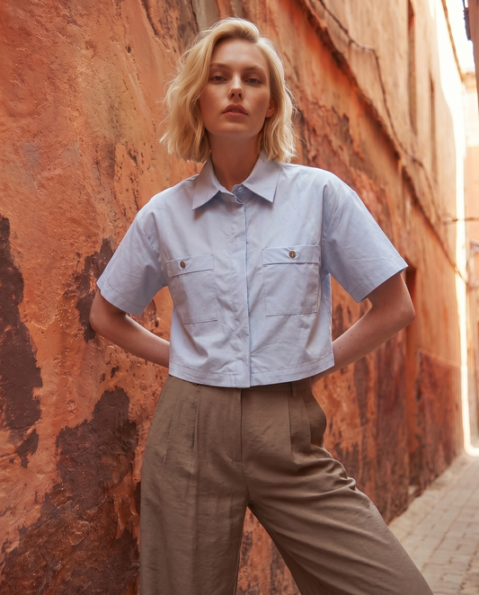 Camicia crop con tasche frontali - Celeste