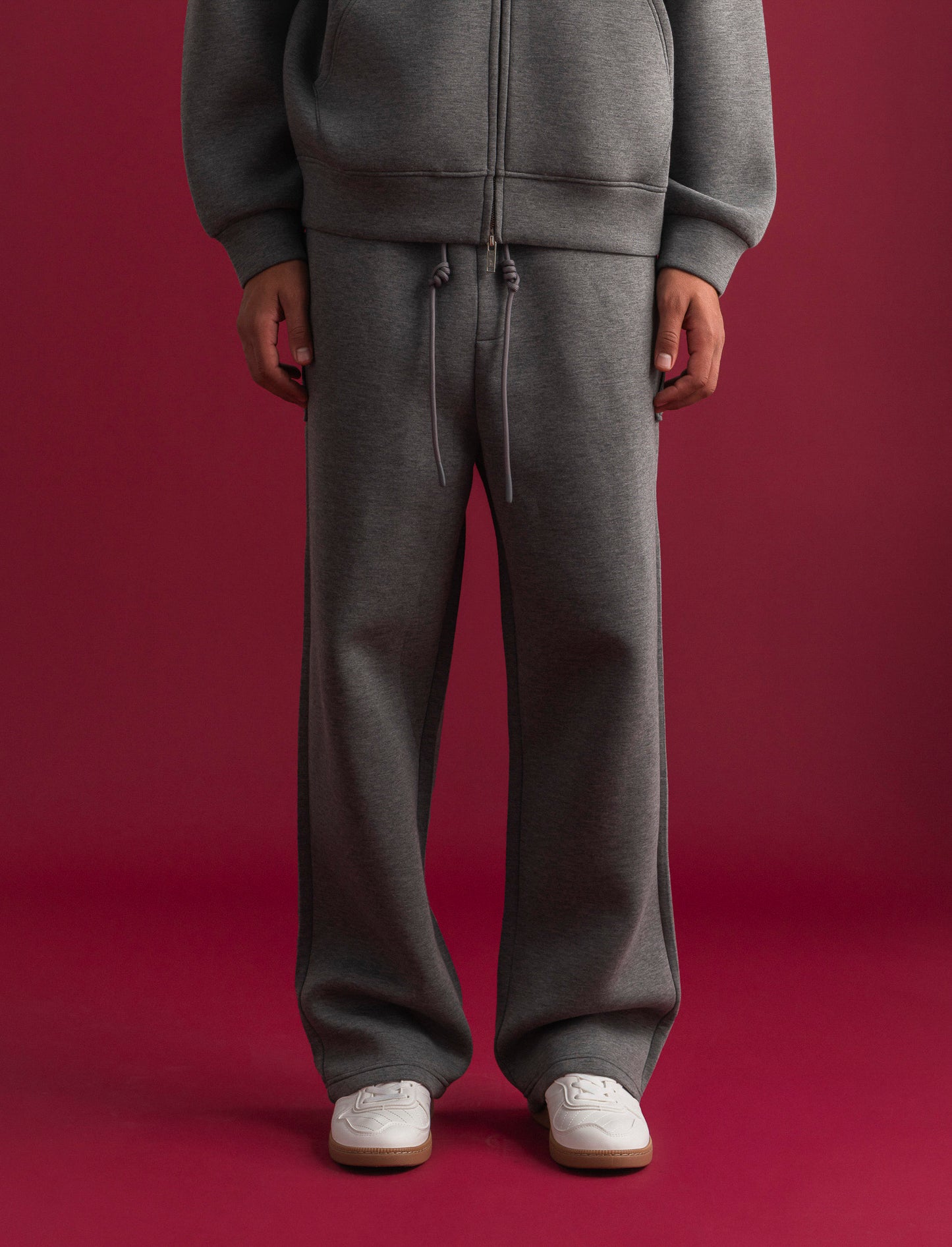 PANTALONI JOGGER IN TESSUTO TECNICO RELAXED STRAIGHT FIT - Grigio mel.