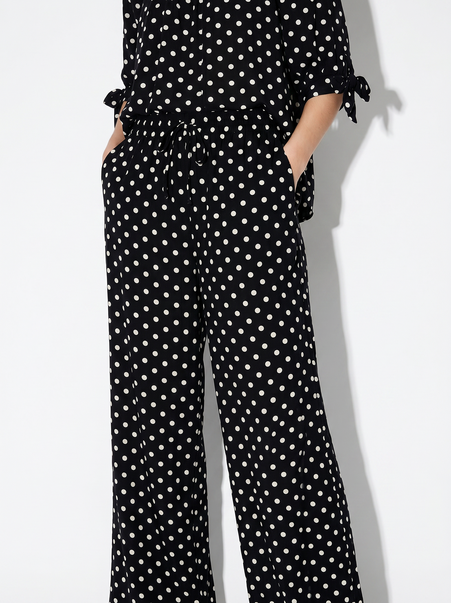 Pantaloni morbidi con coulisse in vita - Nero-bianco