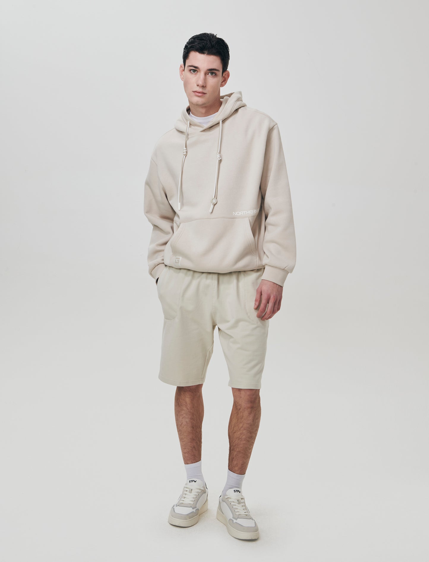 FELPA  BOXY FIT CON CAPPUCCIO E STAMPA - Grigio ghiaccio