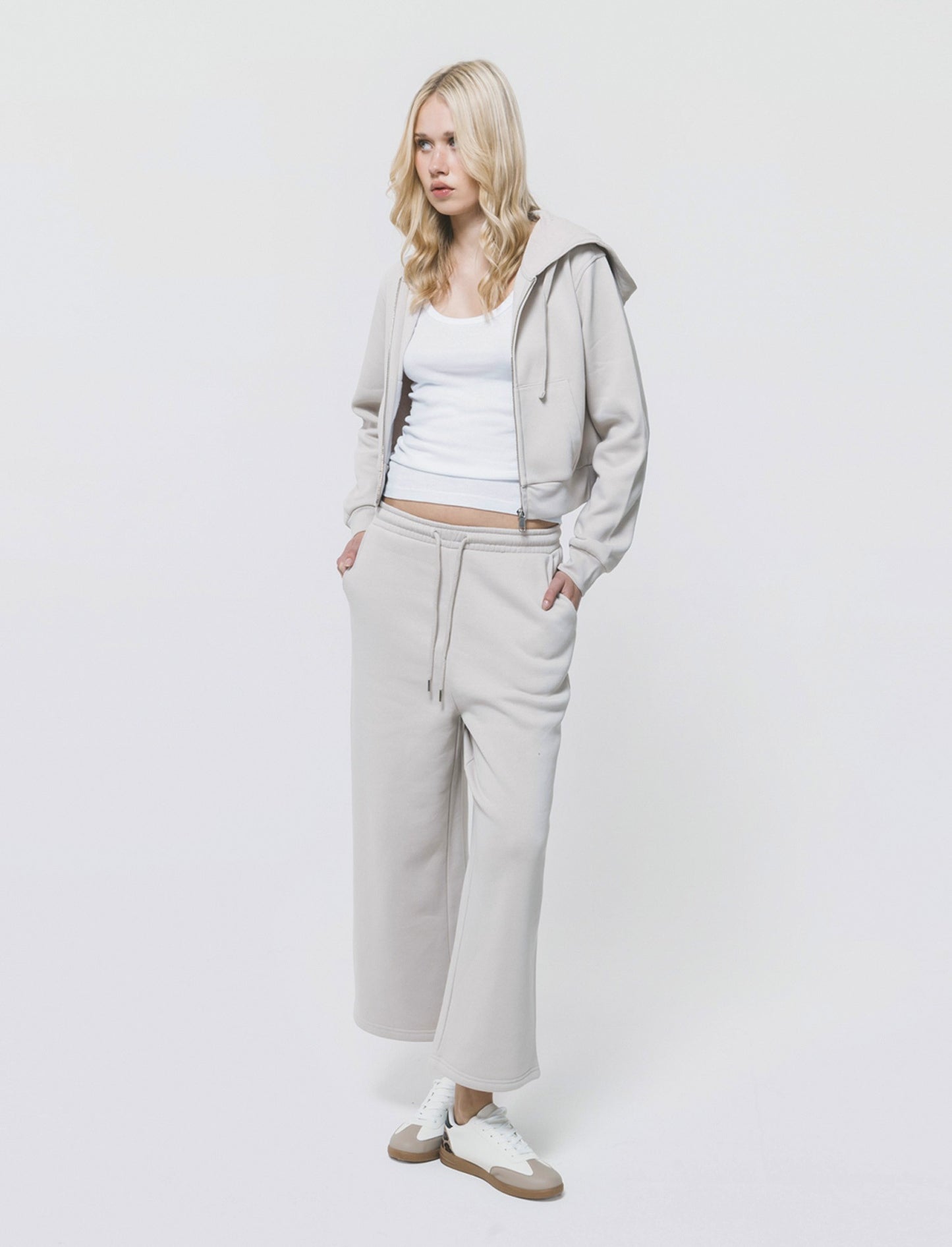 Felpa Crop con Cappuccio e Zip Frontale - Beige grano