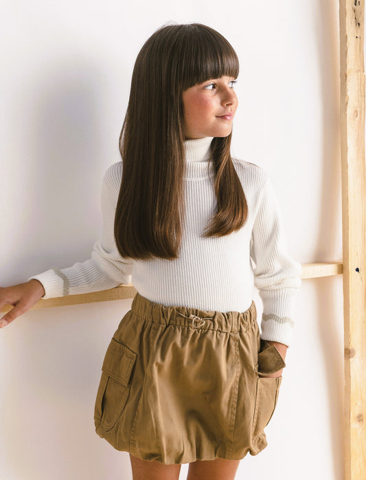 Maglia collo alto con dettaglio in fibra metallizzata al polsino. - Bianco latte
