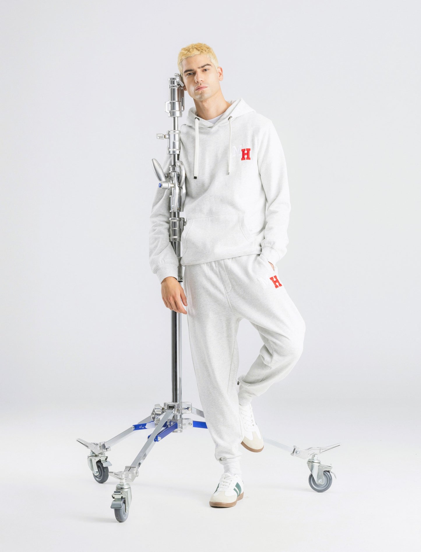 PANTALONI JOGGER IN FELPA CON RICAMO - Grigio mel.