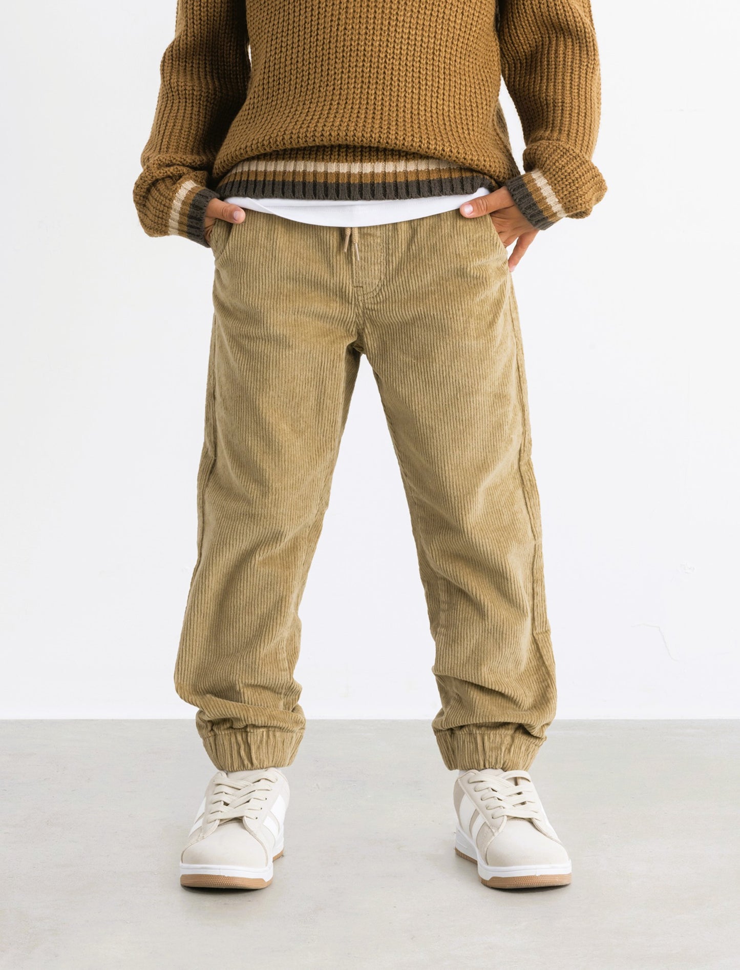 Jogger in velluto a coste. - Beige