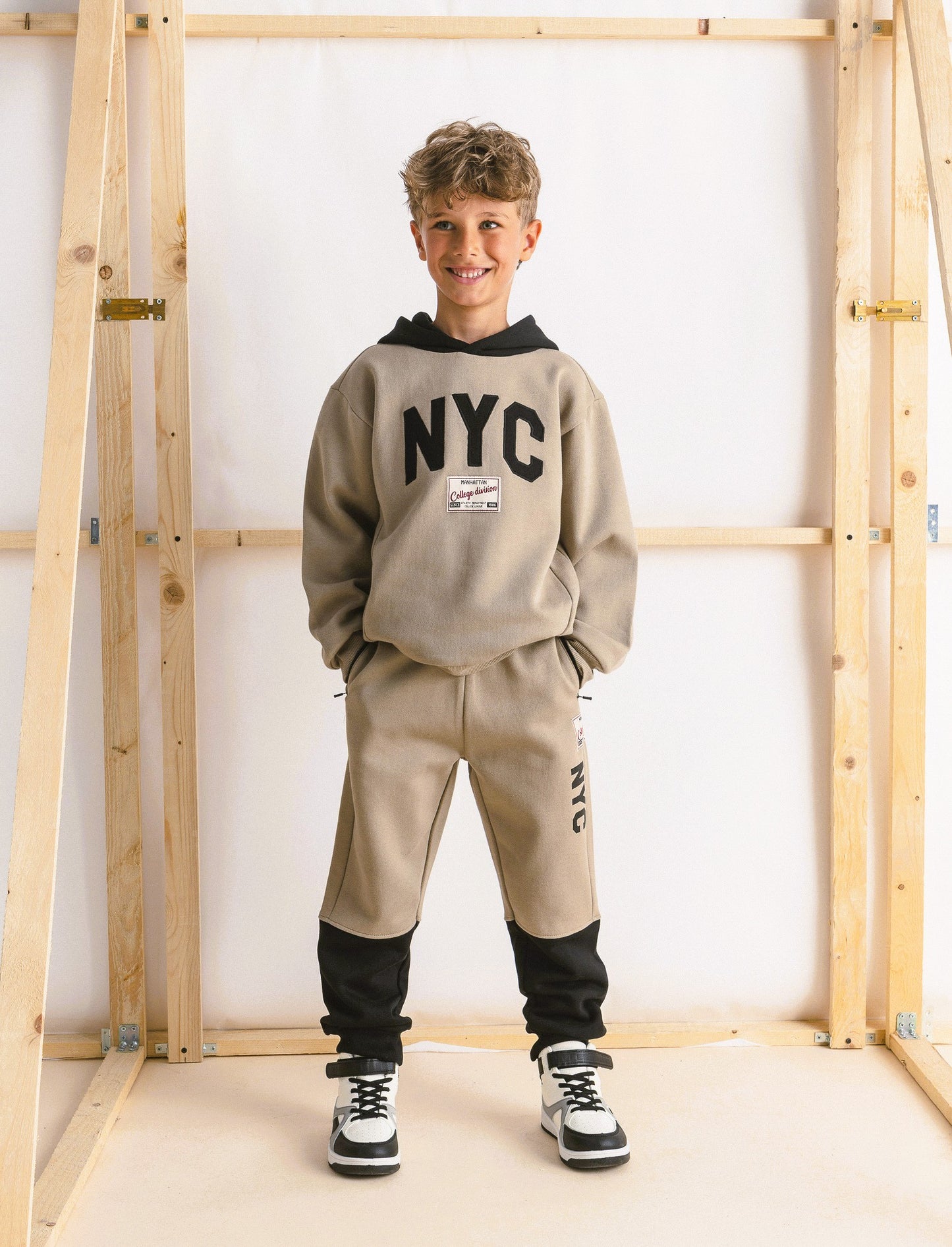 JOGGER STAMPA NYC - Grigio mastice