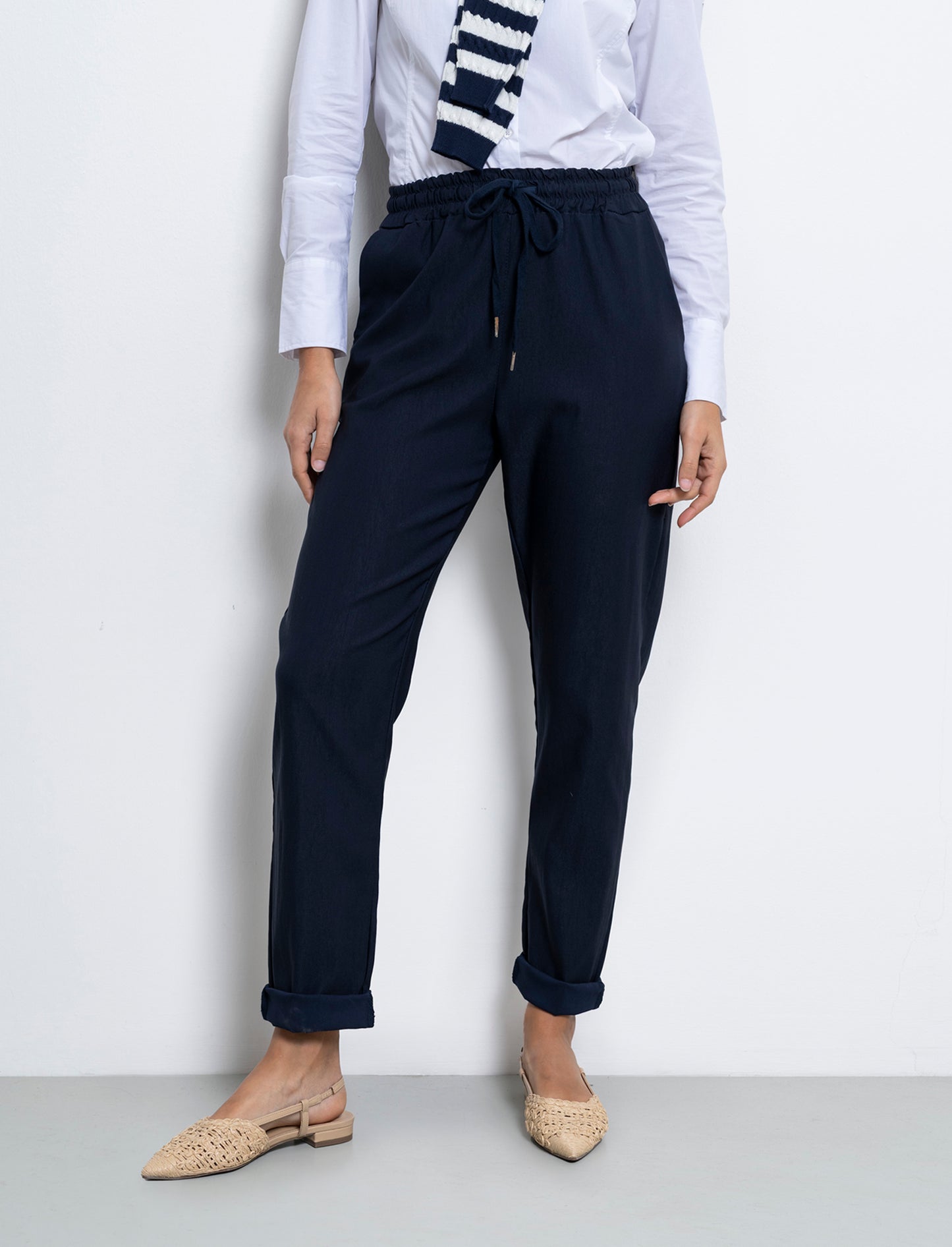Pantalone in tessuto elasticizzato con coulisse in vita - Blu