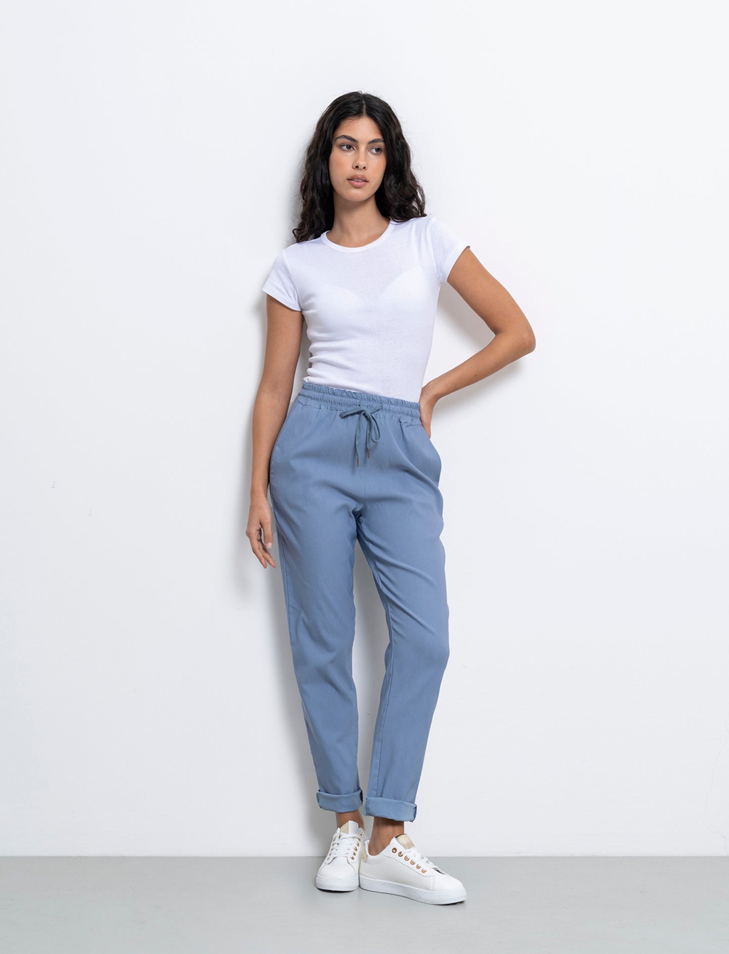 Pantalone in tessuto elasticizzato con coulisse in vita - Denim