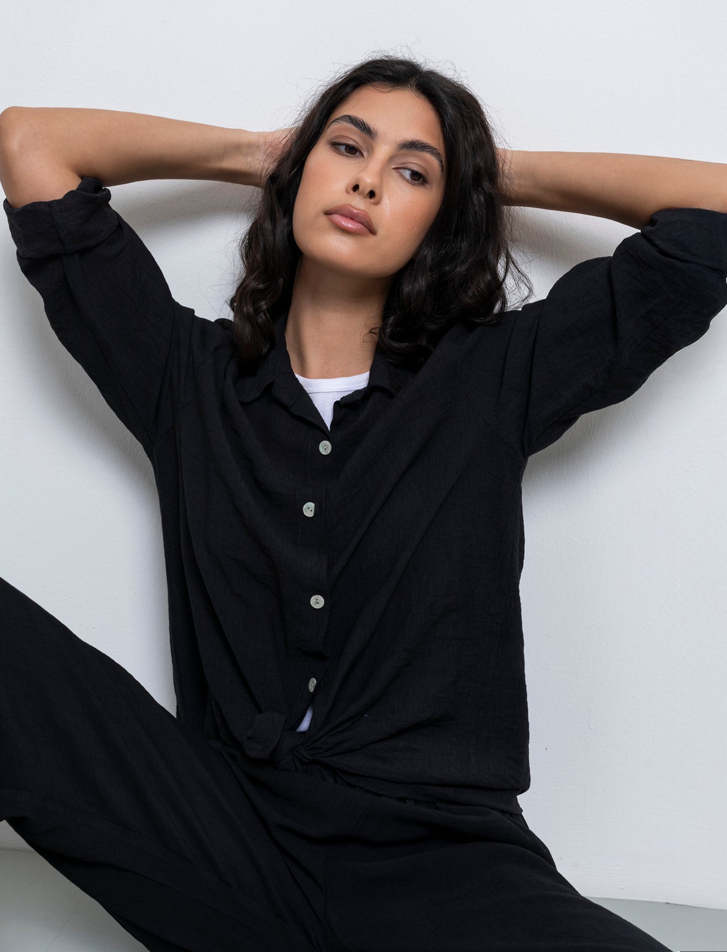 Camicia con nodo al fondo - Nero