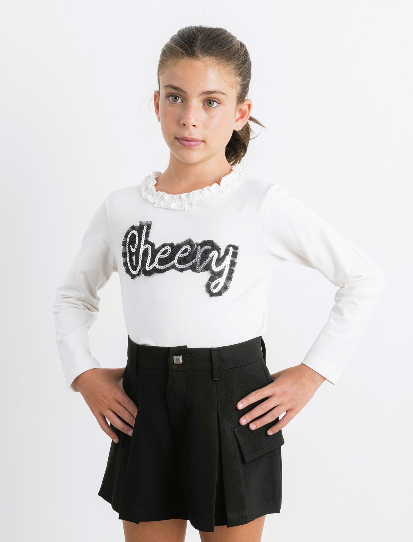 T-shirt manica lunga con scollo rouches e applicazione sul davanri, - Bianco latte