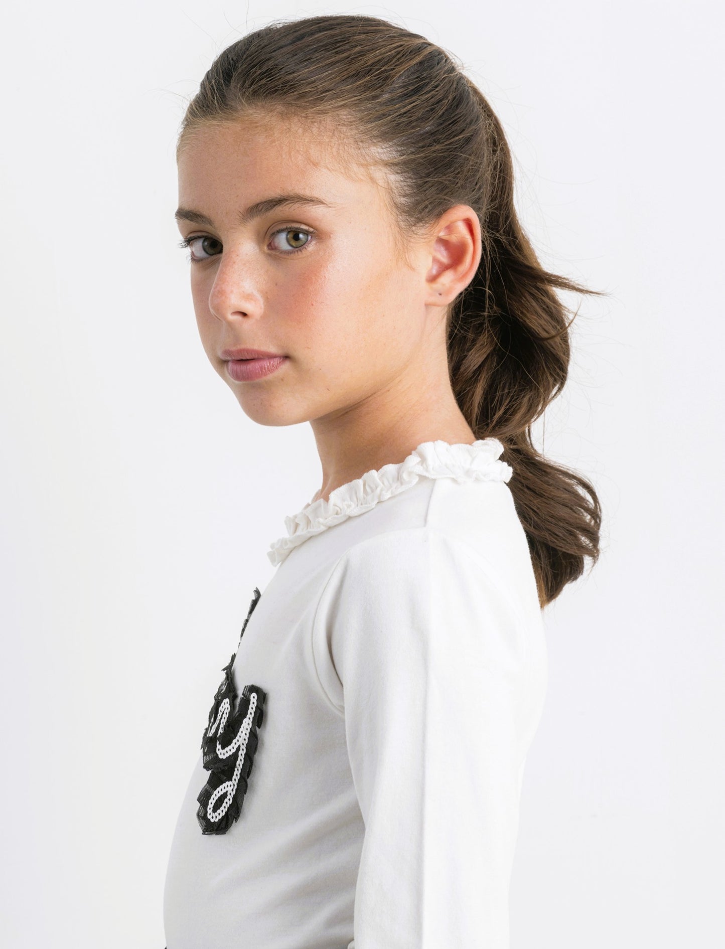 T-shirt manica lunga con scollo rouches e applicazione sul davanri, - Bianco latte