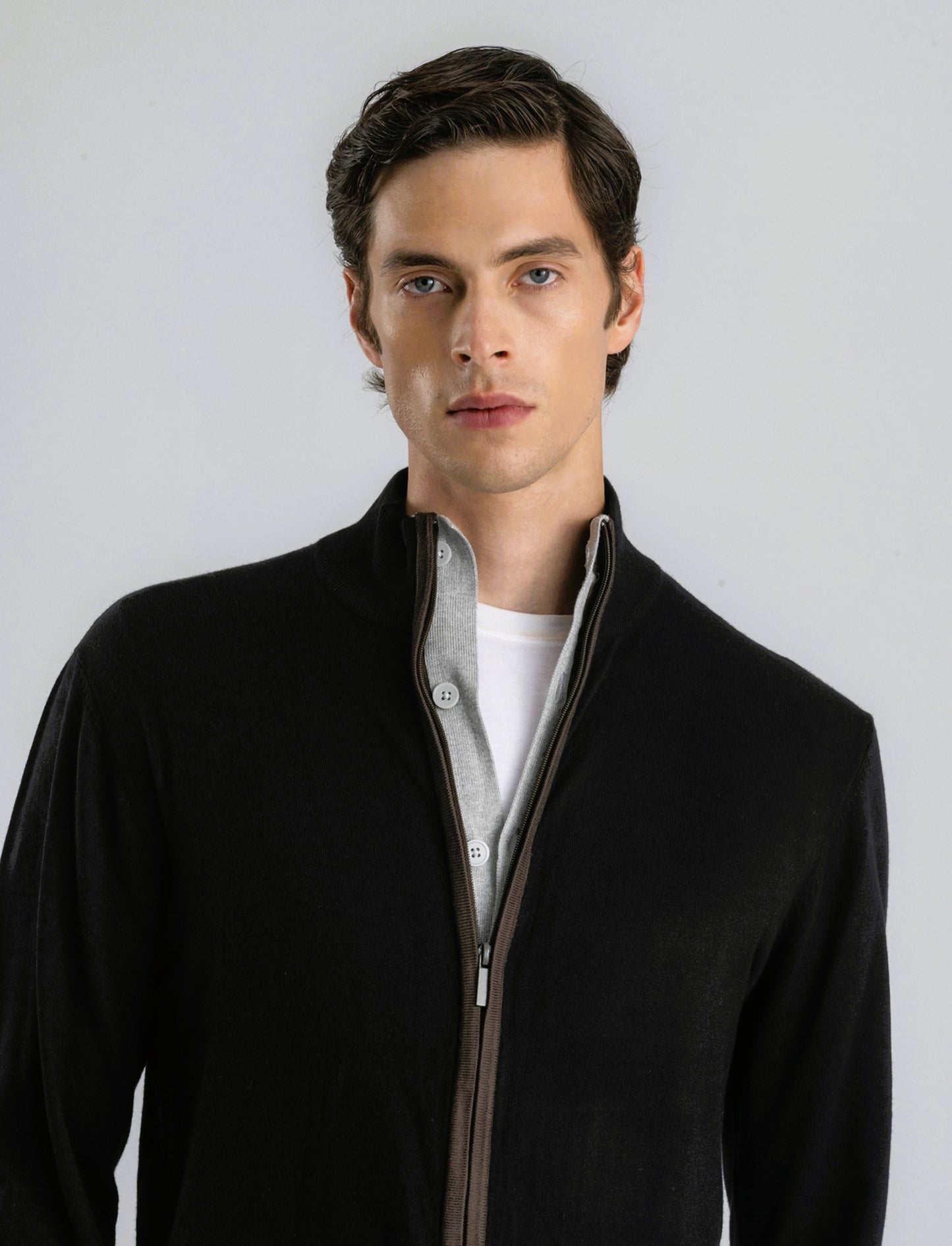 MAGLIA CARDIGAN CON BOTTONI E CERNIERA - Nero