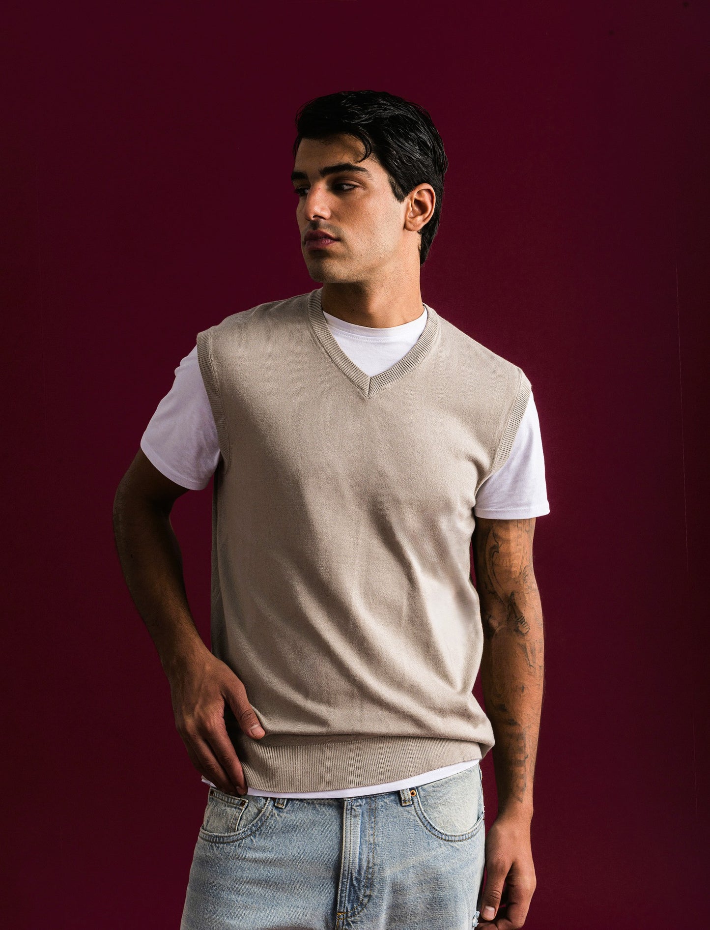 MAGLIA SENZA MANICHE SCOLLO A V - Beige