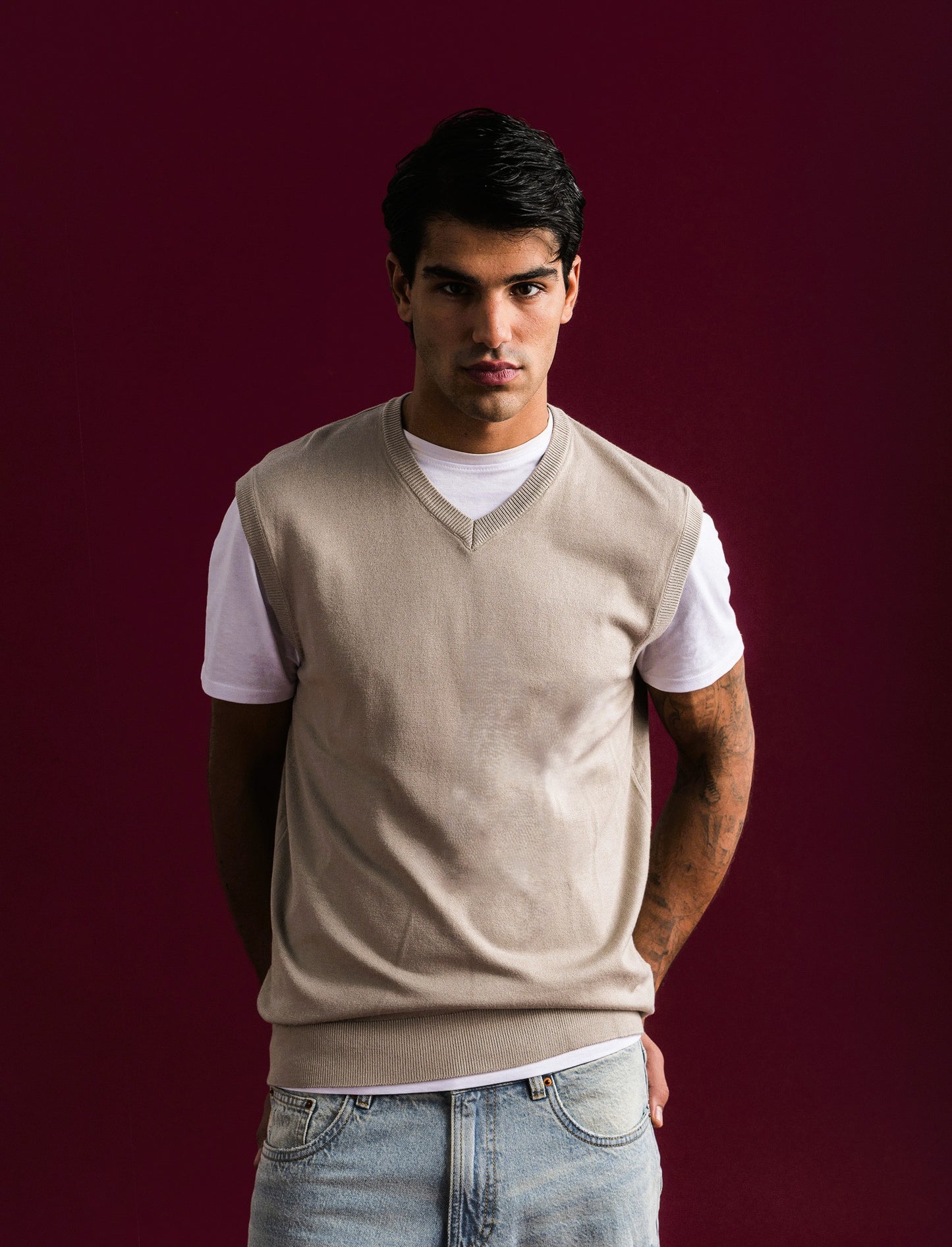 MAGLIA SENZA MANICHE SCOLLO A V - Beige