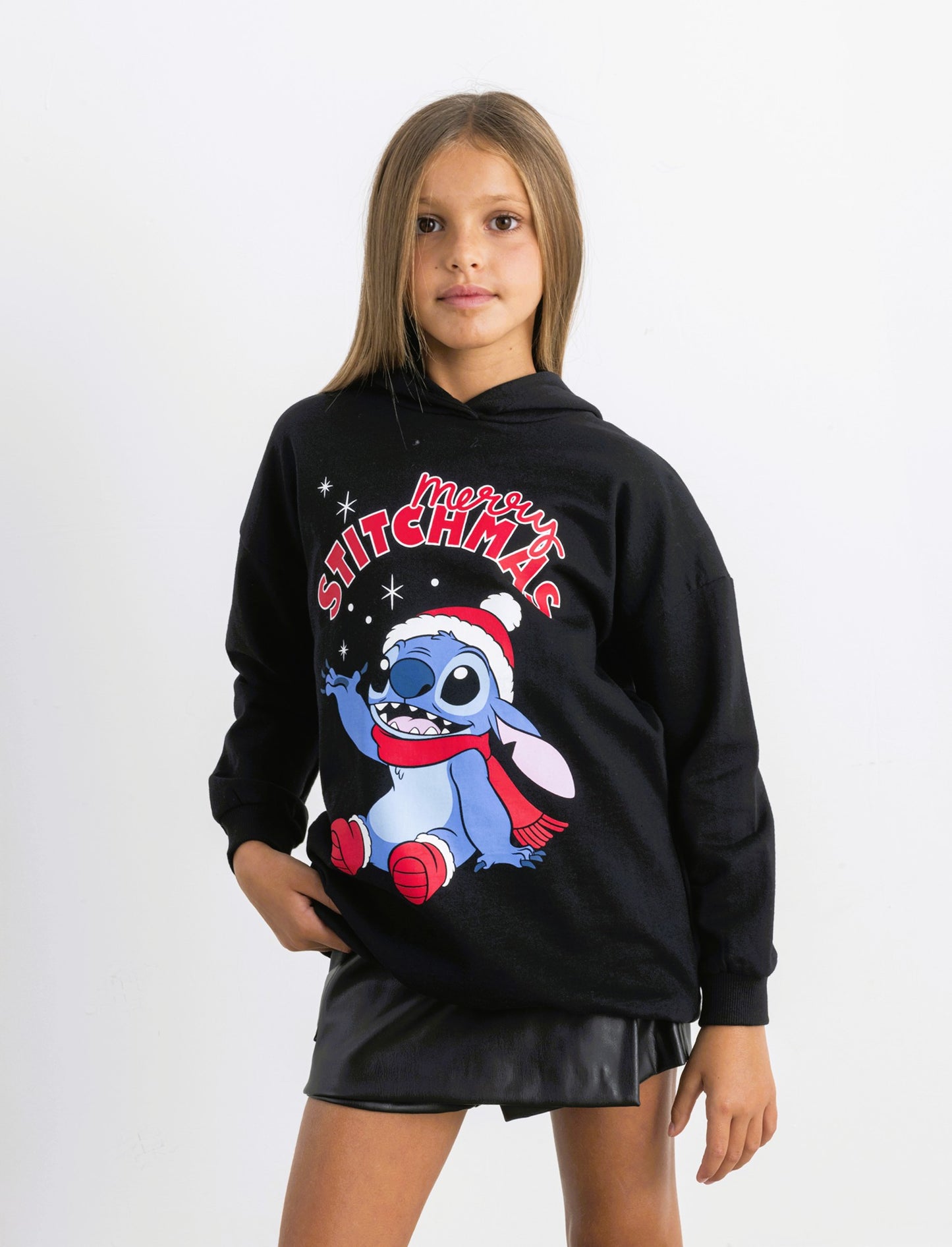Abito in felpa con cappuccio con stampa natalizia Stitch. - Nero