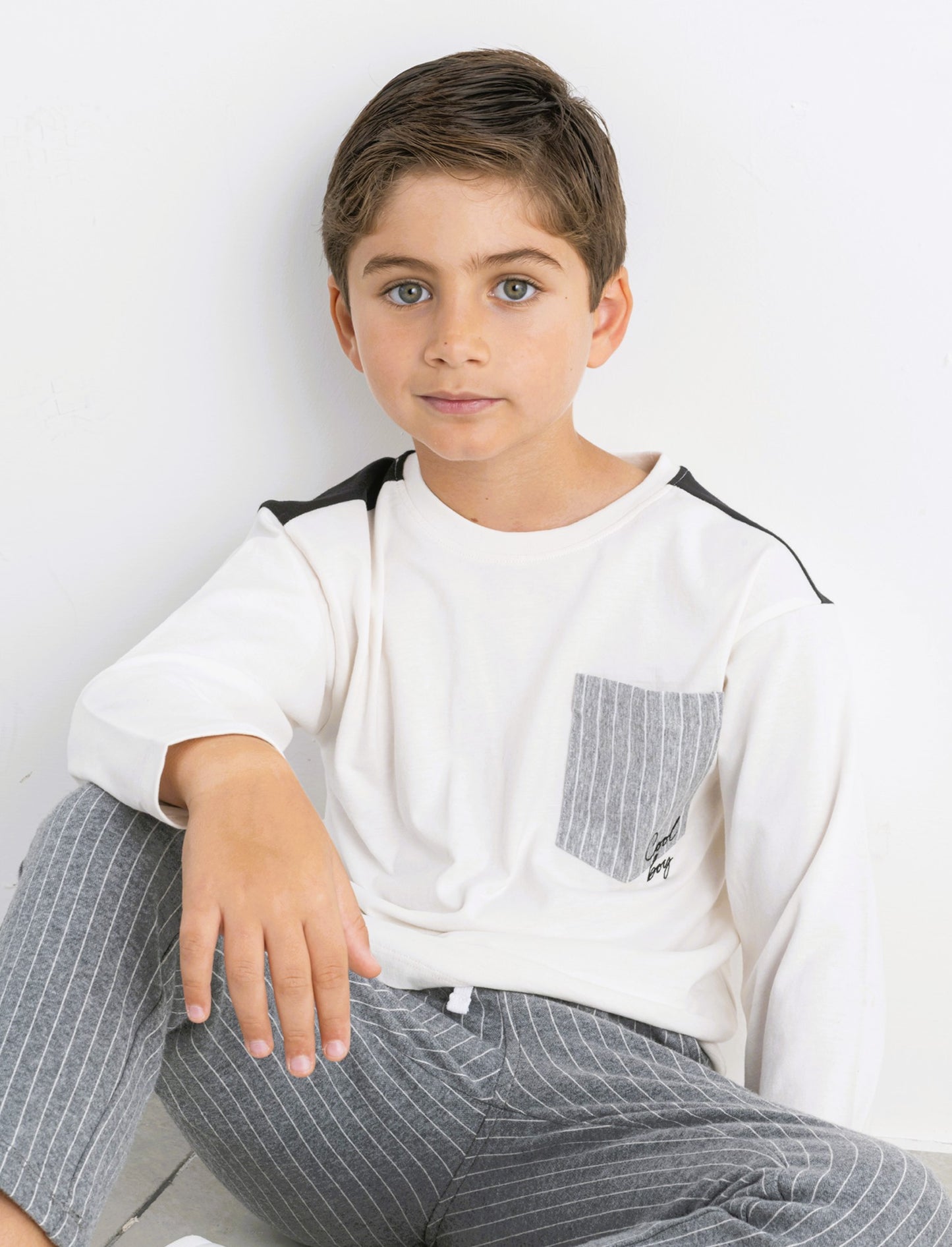 T-shit con taschino stampato. - Bianco latte