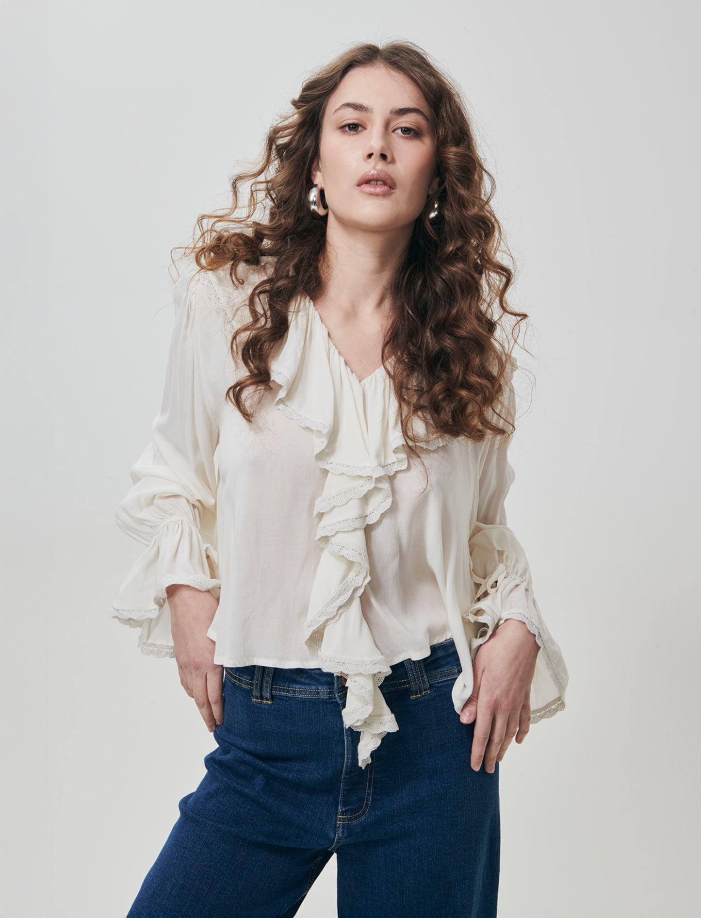 Blouse with ruffles and V-neck - Beige