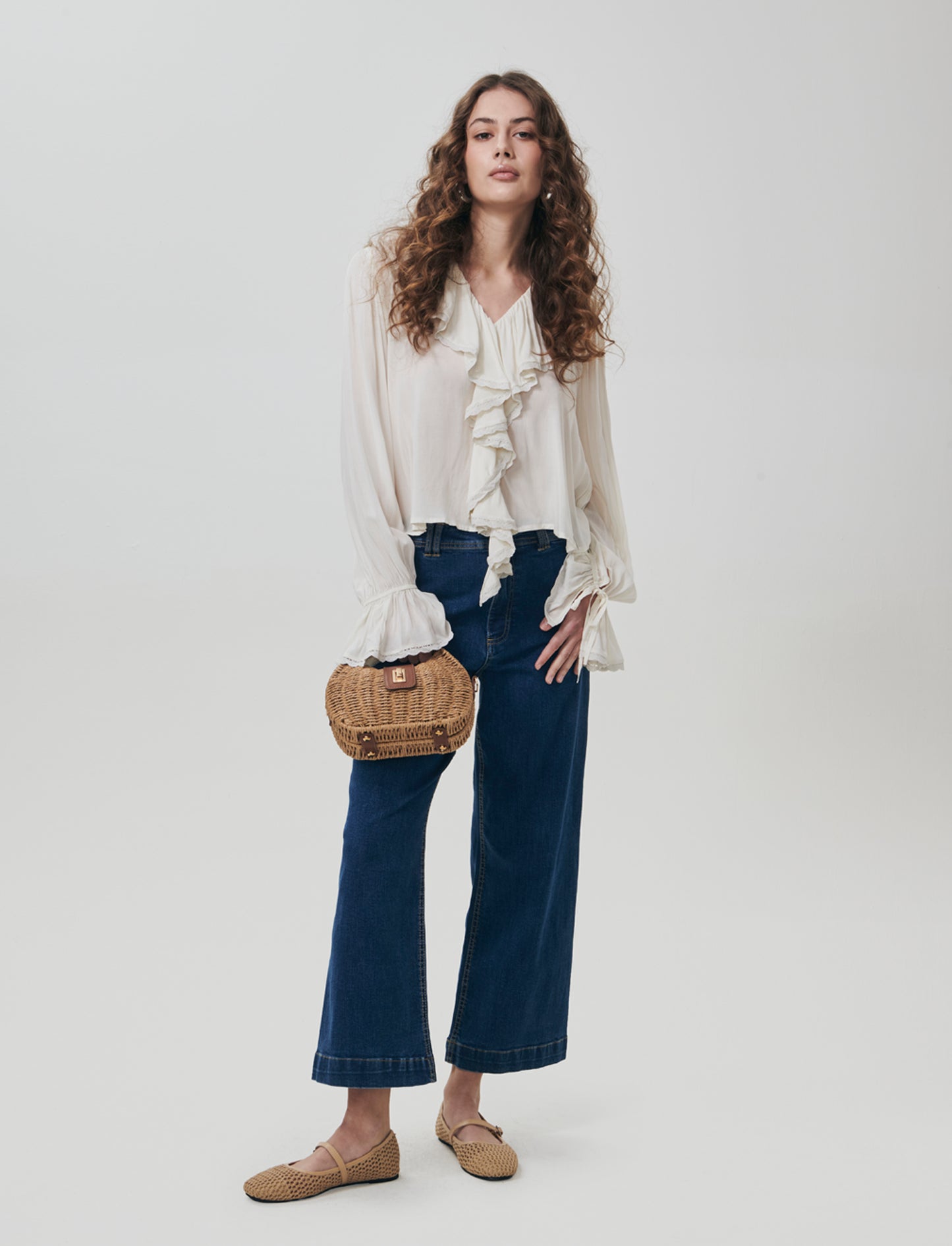 Blouse with ruffles and V-neck - Beige