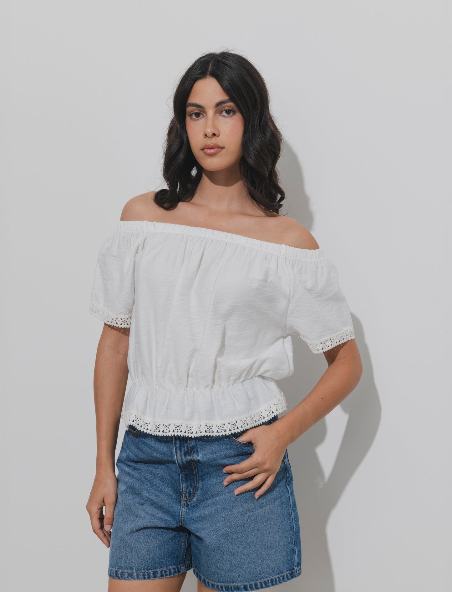 T-shirt con pizzo da donna - Bianco latte