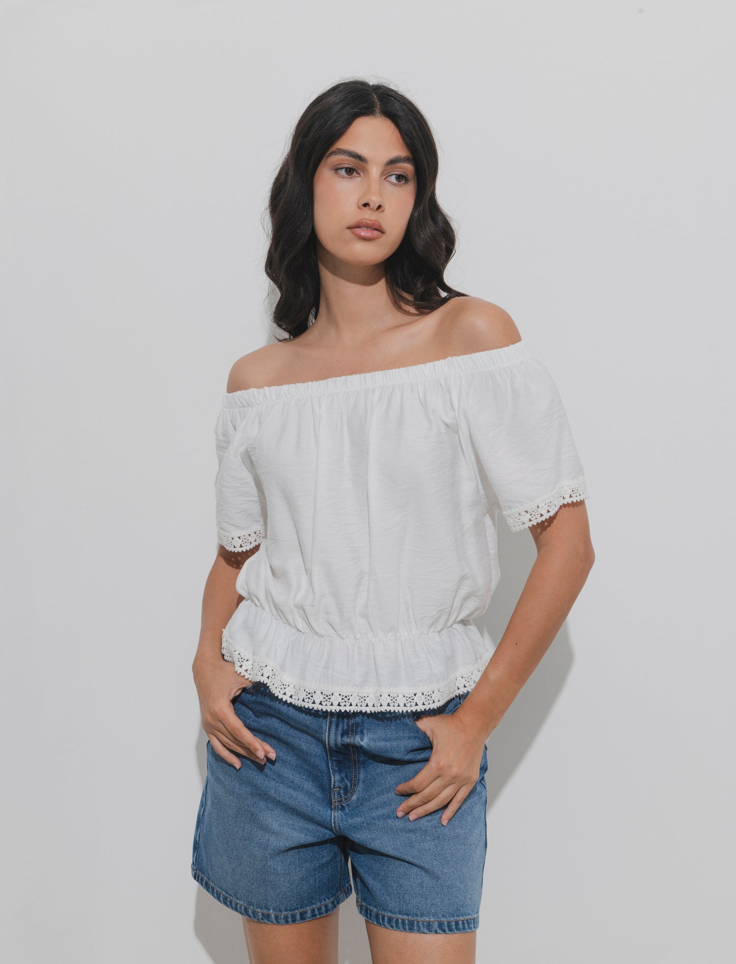 T-shirt con pizzo da donna - Bianco latte
