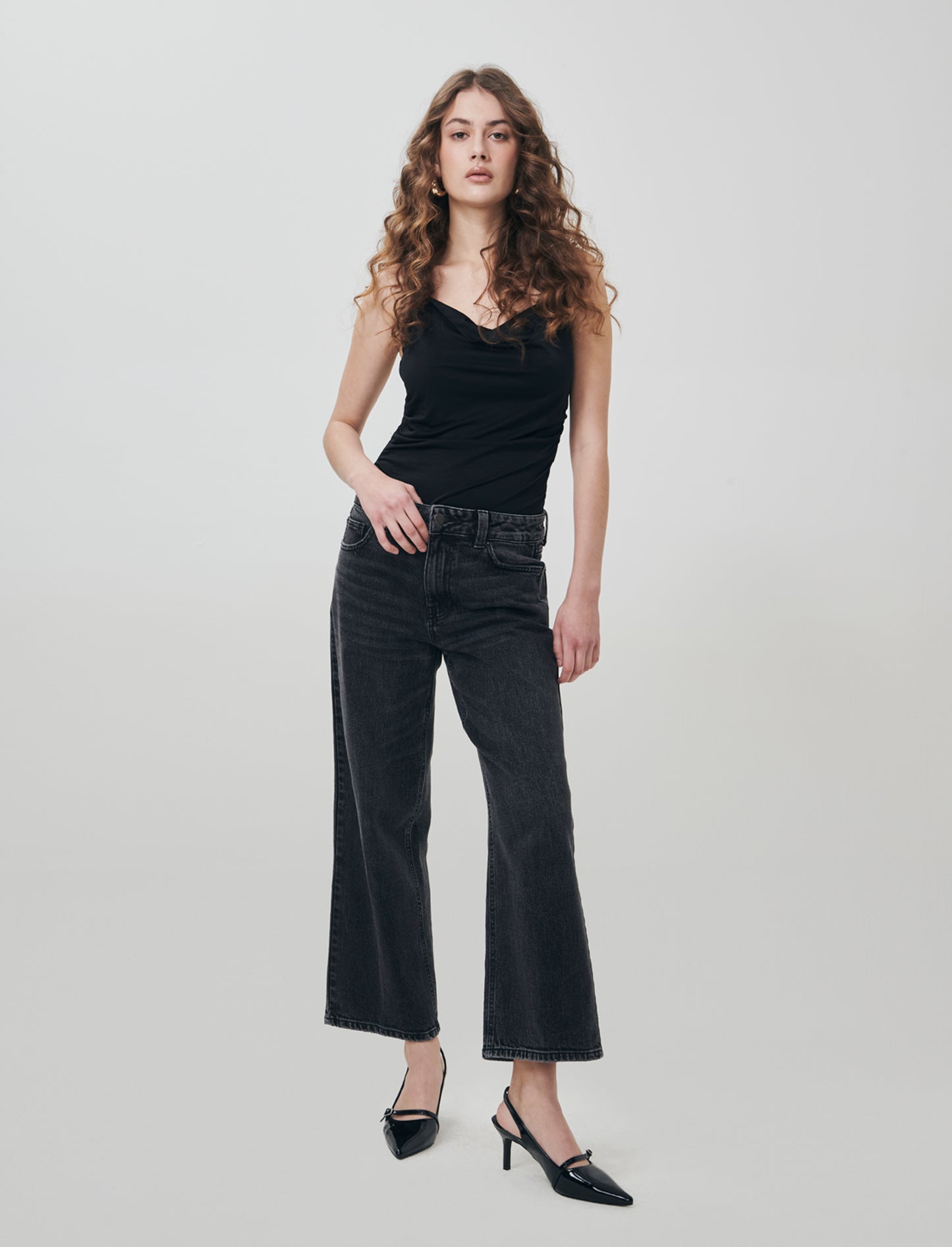Body with straps and soft neckline - Black