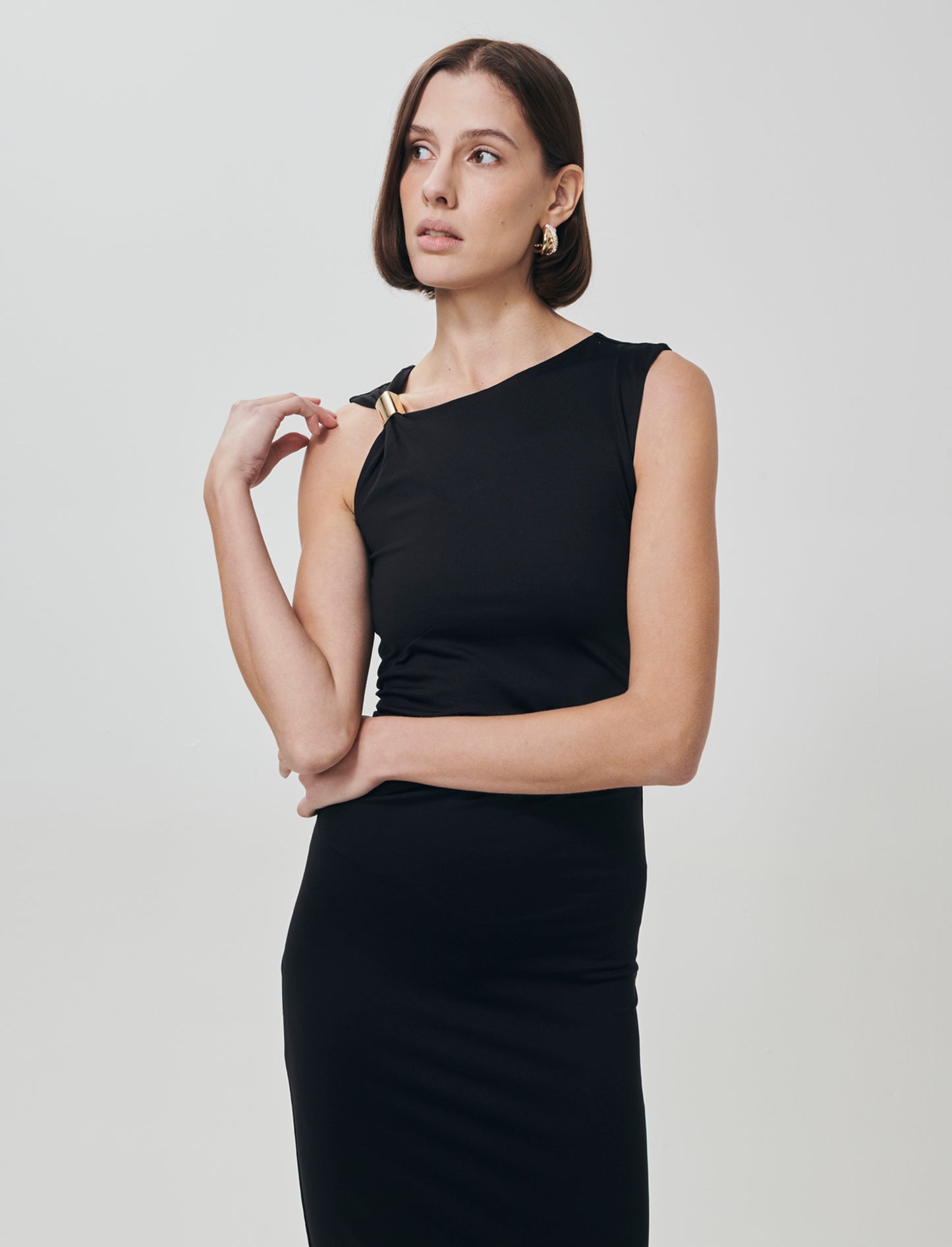 Vestito lungo asimmetrico con gioiello - Nero