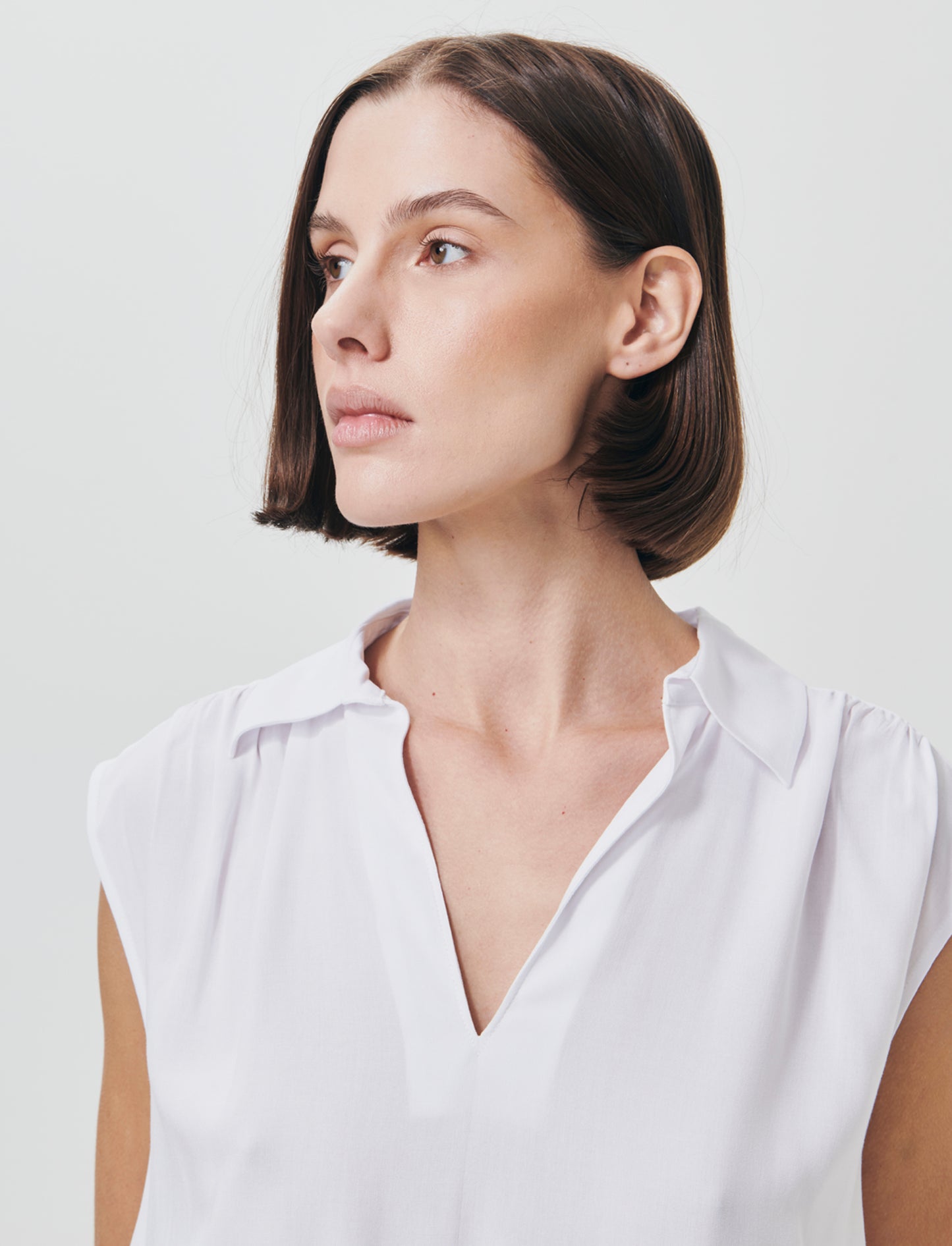 Casacca con Scollo a V Elegante - Bianco