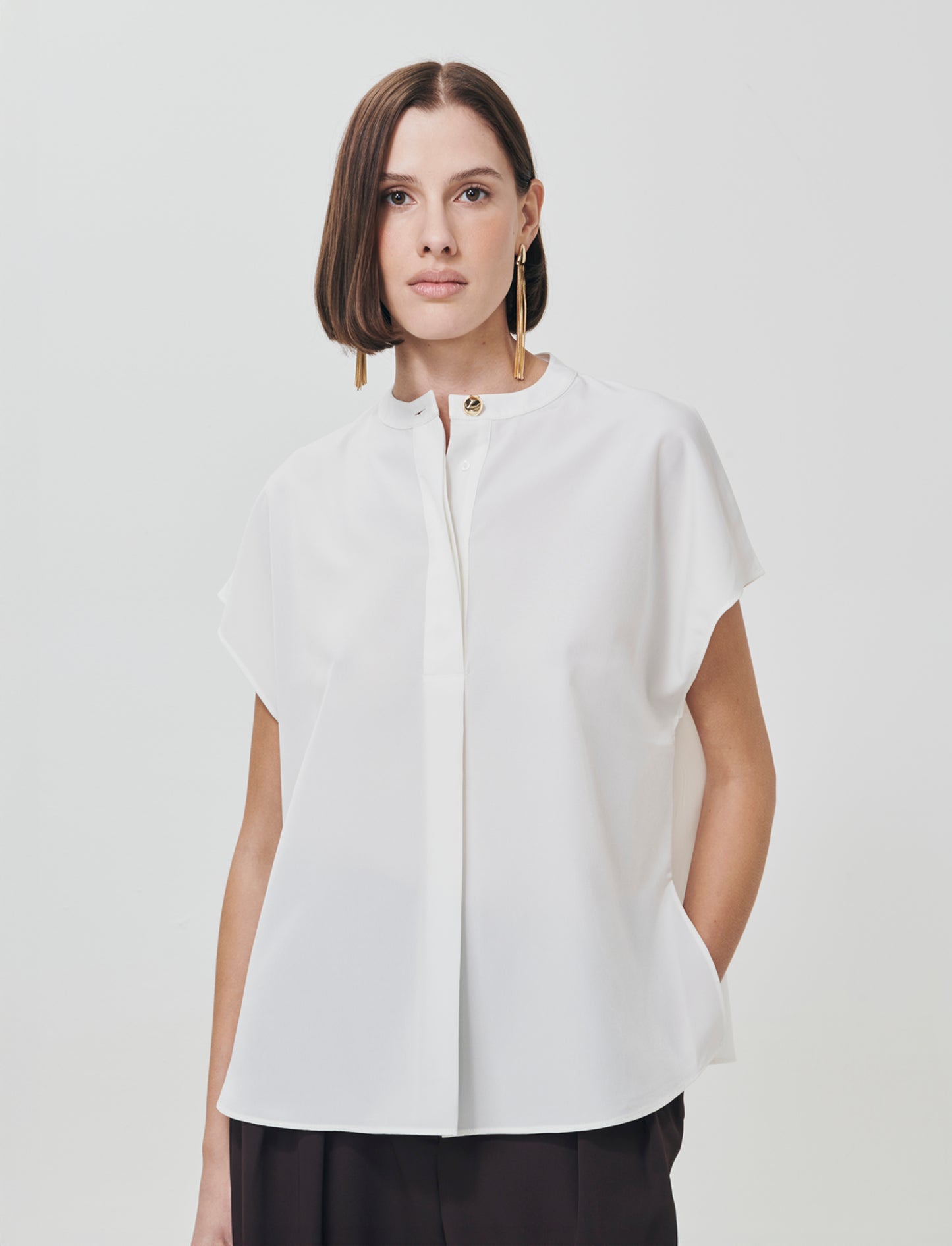 Blouse with Korean collar and slits - Beige
