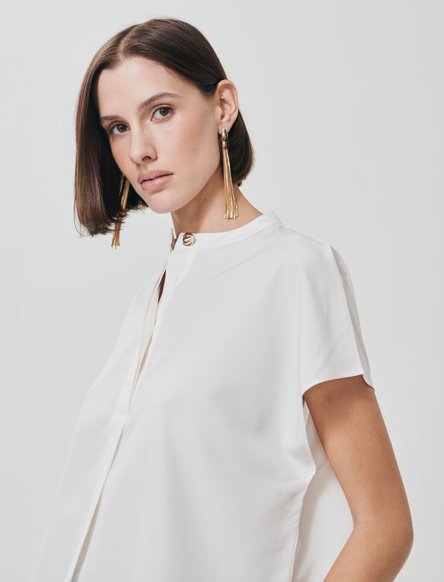 Blouse with Korean collar and slits - Beige