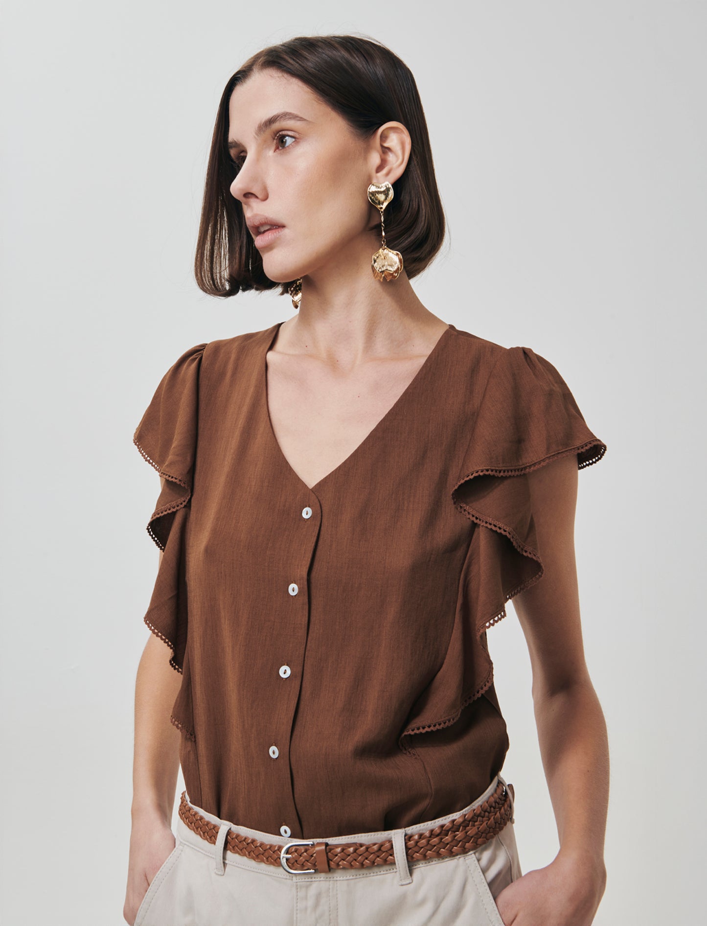 Sleeve Round Shirt with Ruffles - Brown