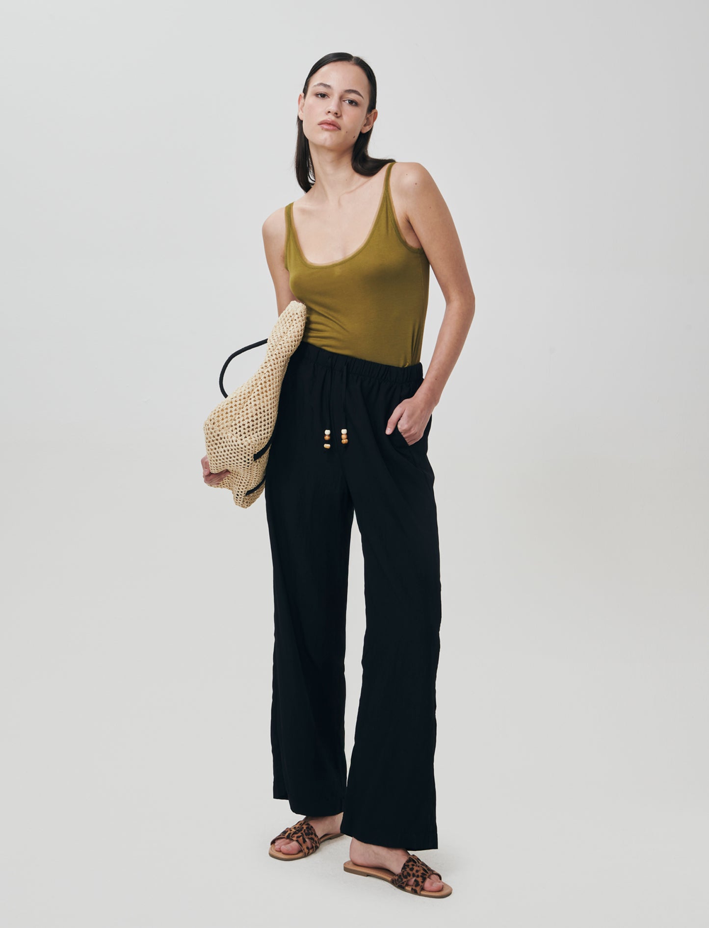Pantalone con coulisse e tasche - Nero