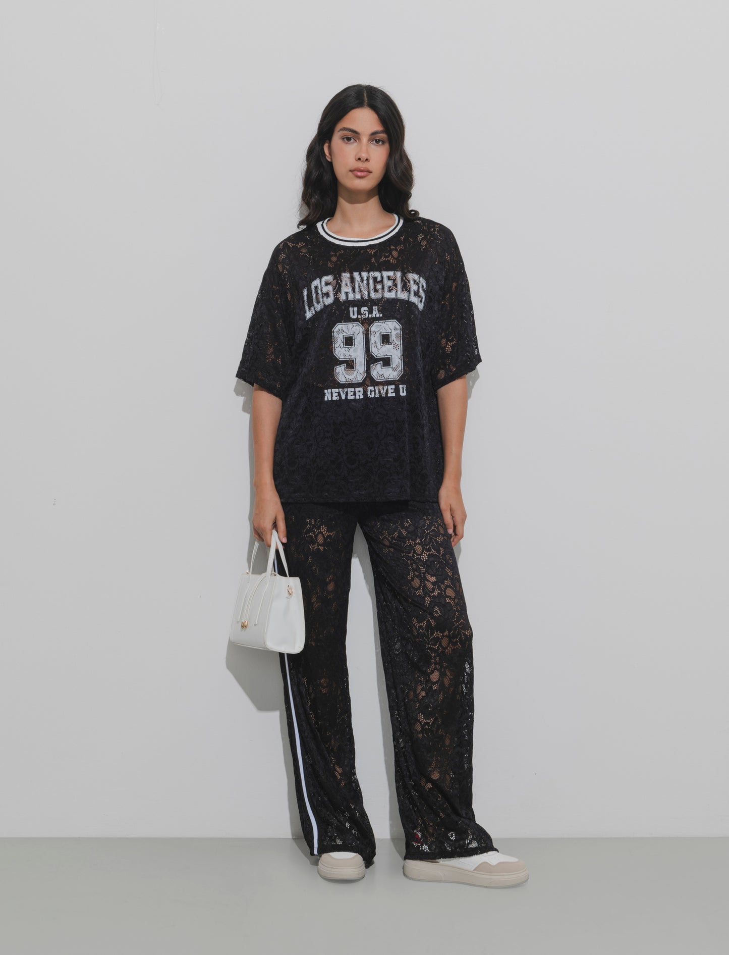Tshirt in pizzo con stampa sul davanti - Nero