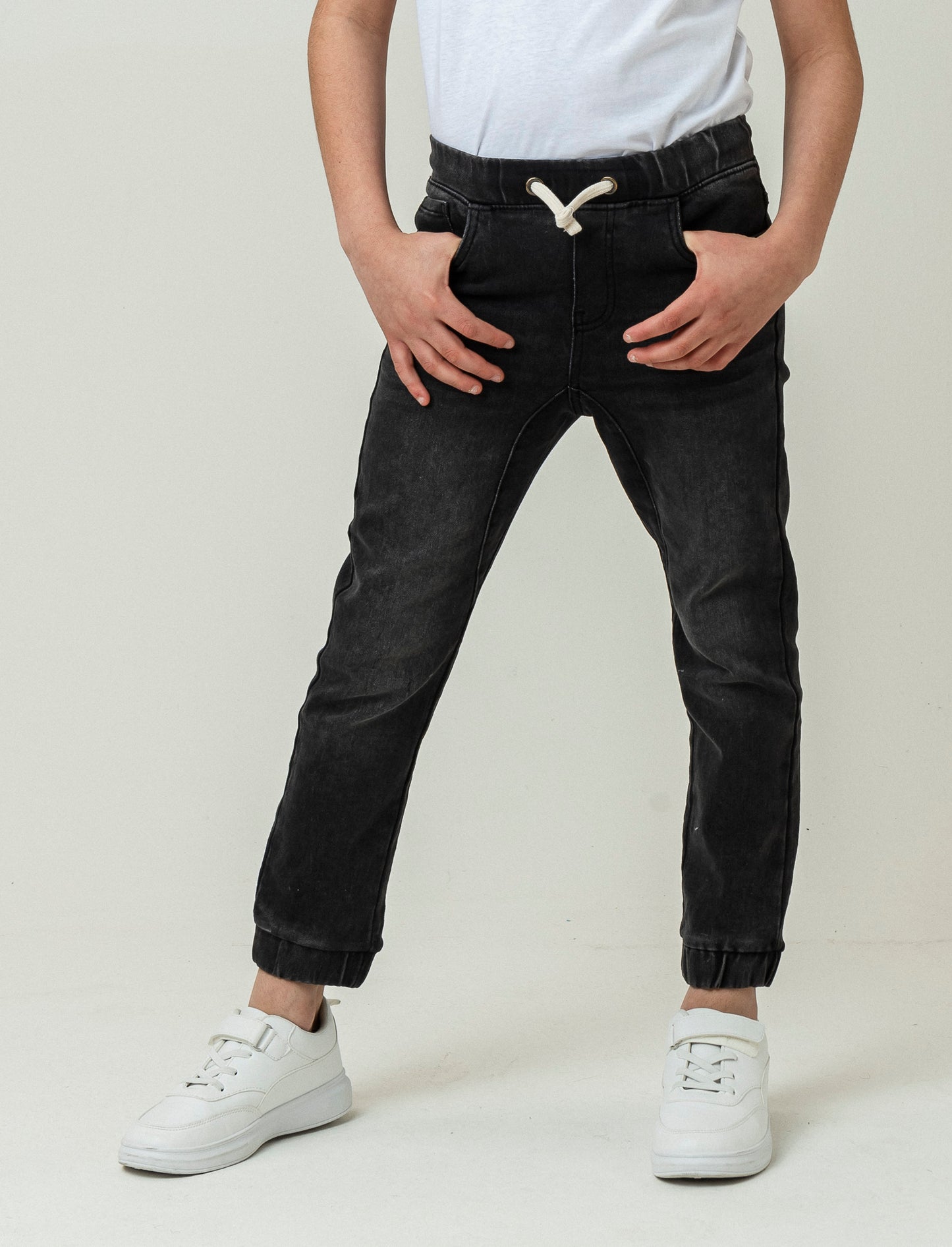 Jogger in denim con lacci da bambino - Nero