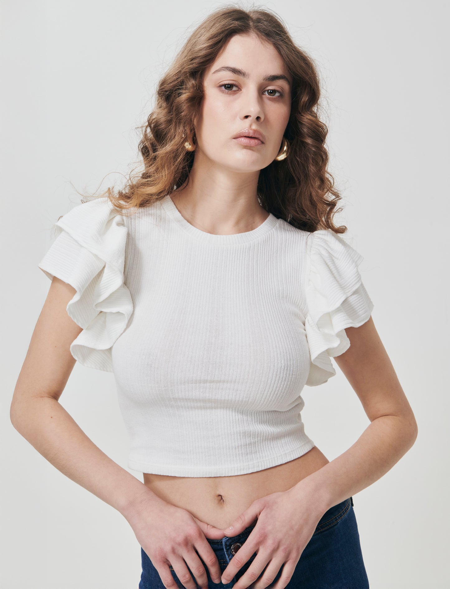Top corto girocollo con rouches - Avorio
