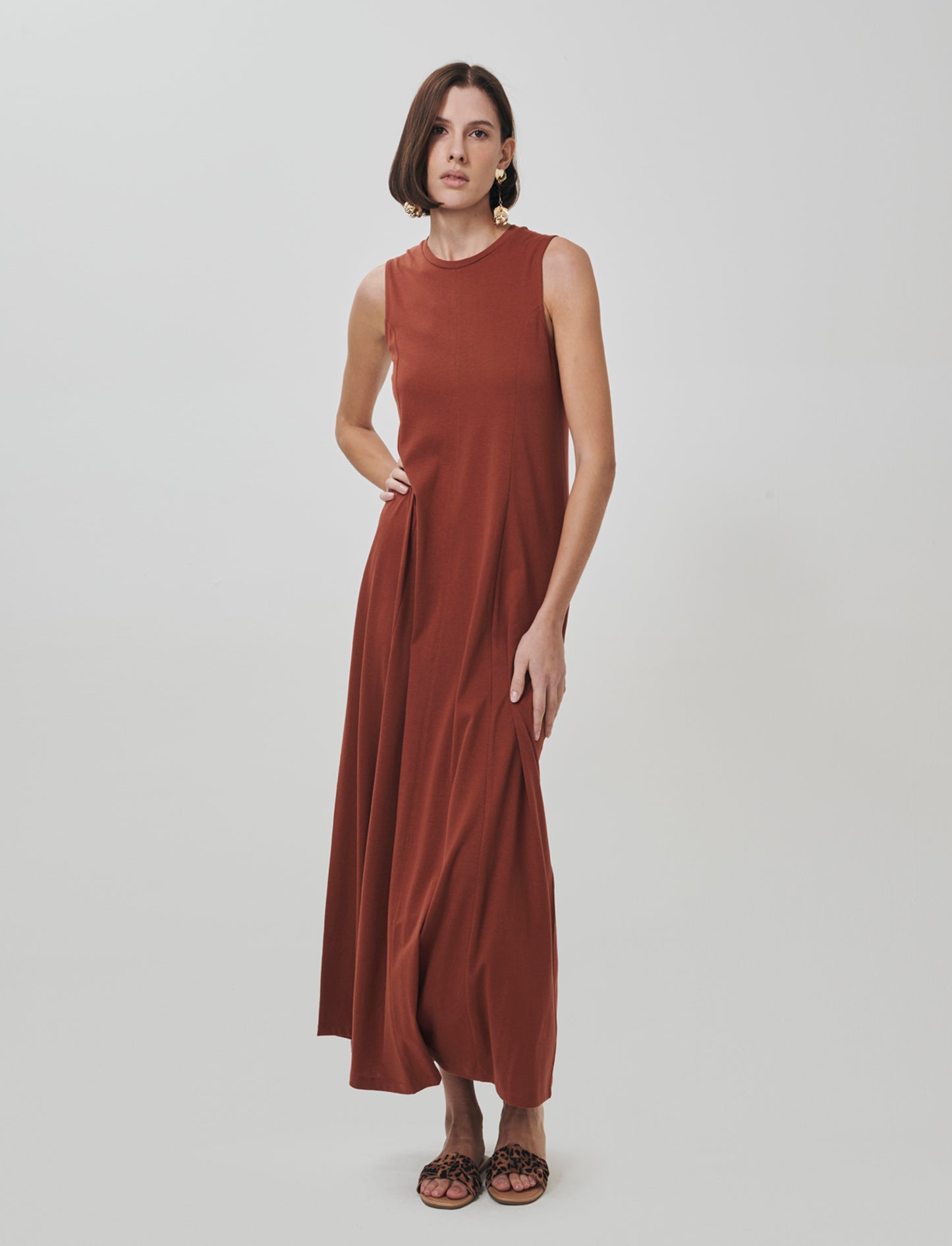 Vestito lungo in cotone svasato senza maniche - Cognac
