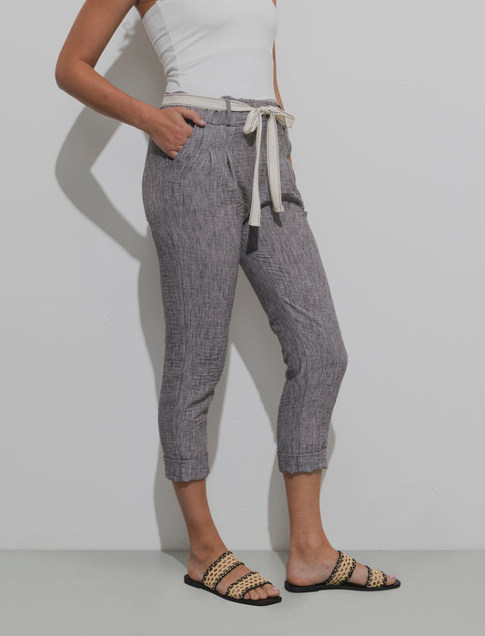 Pantalone con elastico in vita e cintura - Nero
