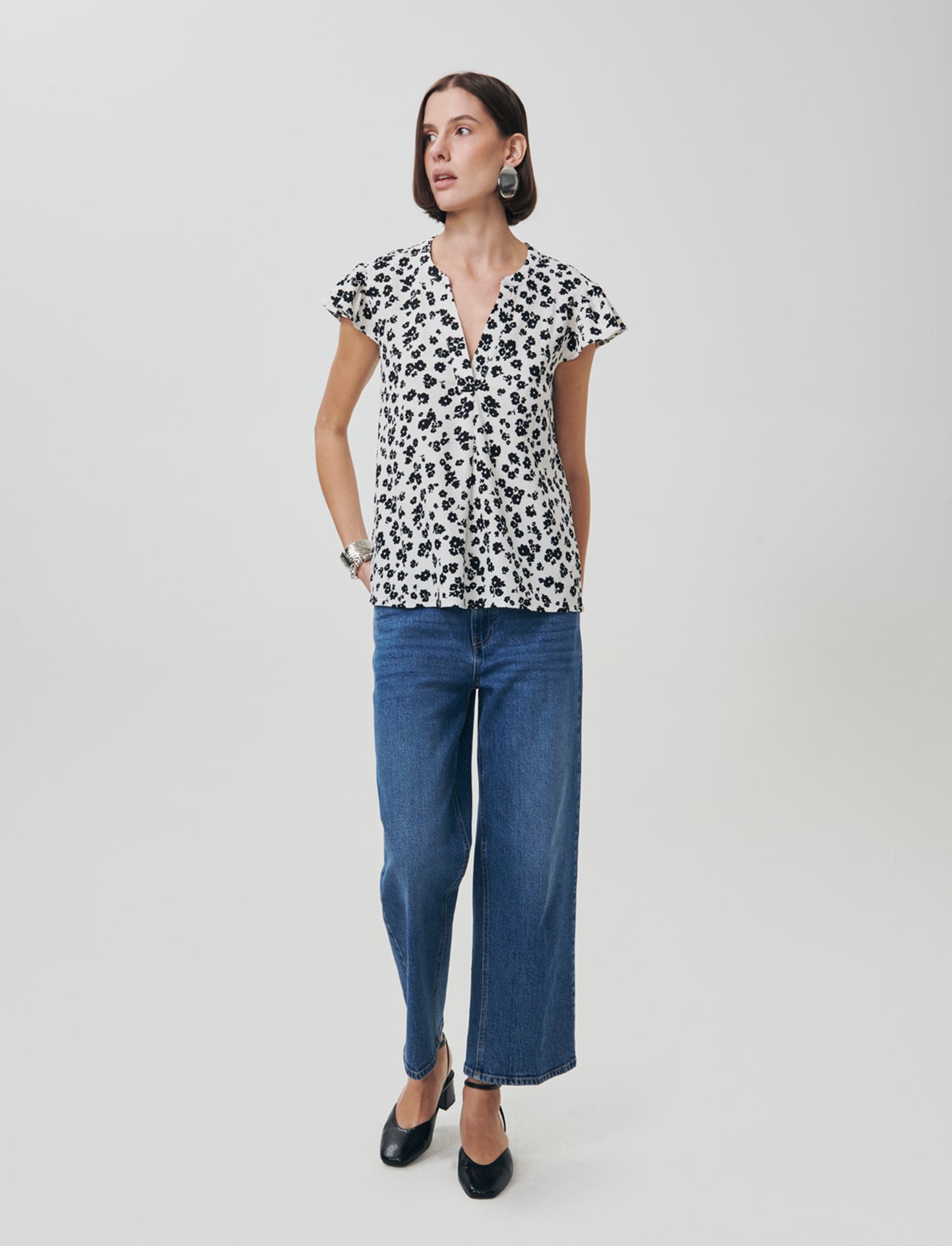 Blusa con scollo a V e rouches maniche - var 1